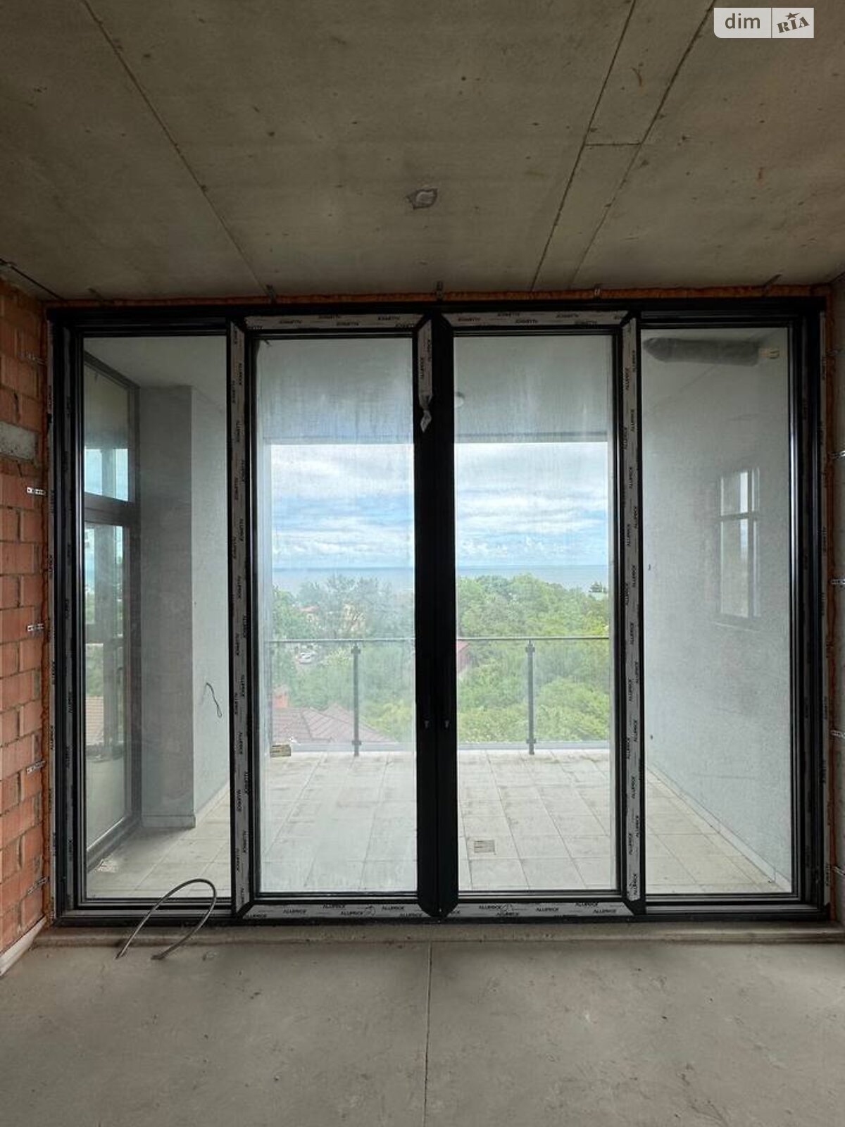 Продаж чотирикімнатної квартири в Одесі, на вул. Рєпіна 1Б, кв. 49, район Середній Фонтан фото 1 Продаж чотирикімнатної квартири в Одесі, на вул. Рєпіна 1Б, кв. 49, район Середній Фонтан фото 1