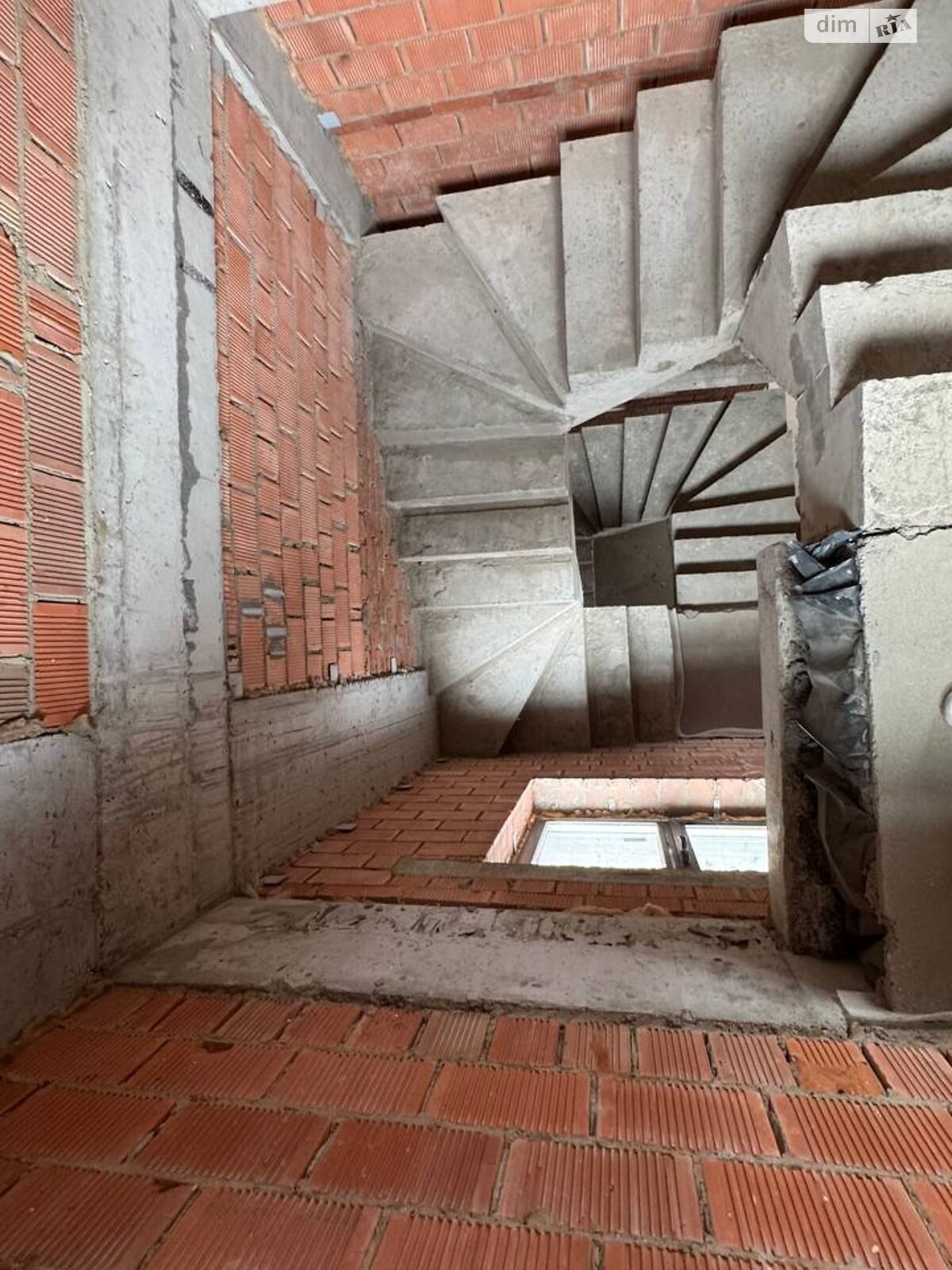 Продаж чотирикімнатної квартири в Одесі, на вул. Рєпіна 1Б, кв. 49, район Середній Фонтан фото 1 Продаж чотирикімнатної квартири в Одесі, на вул. Рєпіна 1Б, кв. 49, район Середній Фонтан фото 1