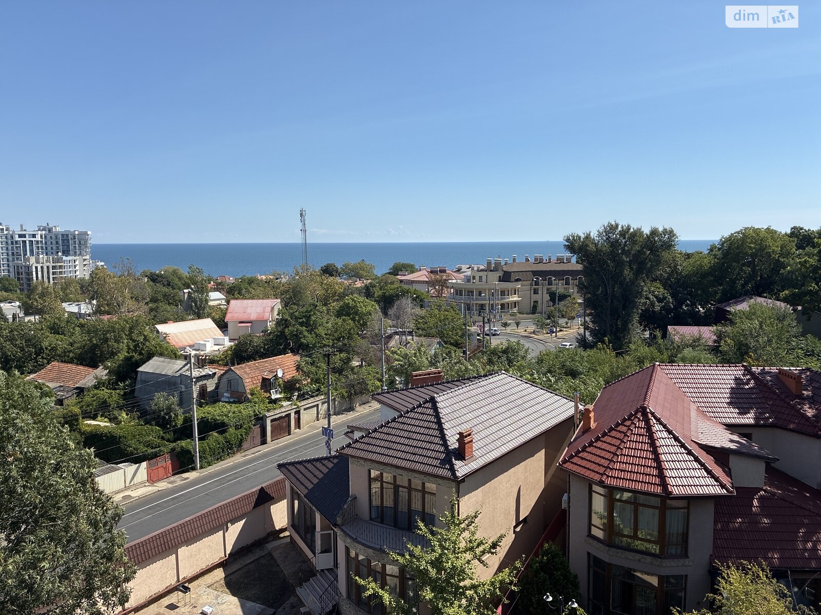 Продаж двокімнатної квартири в Одесі, на вул. Рєпіна 1Б, район Середній Фонтан фото 1 Продаж двокімнатної квартири в Одесі, на вул. Рєпіна 1Б, район Середній Фонтан фото 1