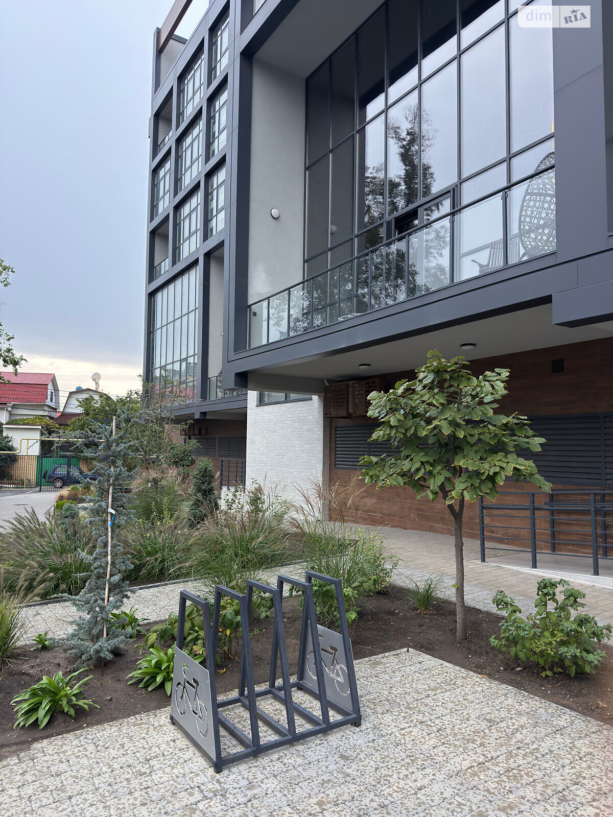 Продаж трикімнатної квартири в Одесі, на вул. Рєпіна 1Б, кв. 14, район Середній Фонтан фото 1 Продаж трикімнатної квартири в Одесі, на вул. Рєпіна 1Б, кв. 14, район Середній Фонтан фото 1