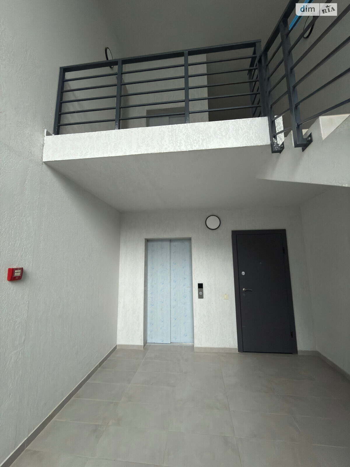 Продаж трикімнатної квартири в Одесі, на вул. Рєпіна 1Б, кв. 14, район Середній Фонтан фото 1 Продаж трикімнатної квартири в Одесі, на вул. Рєпіна 1Б, кв. 14, район Середній Фонтан фото 1