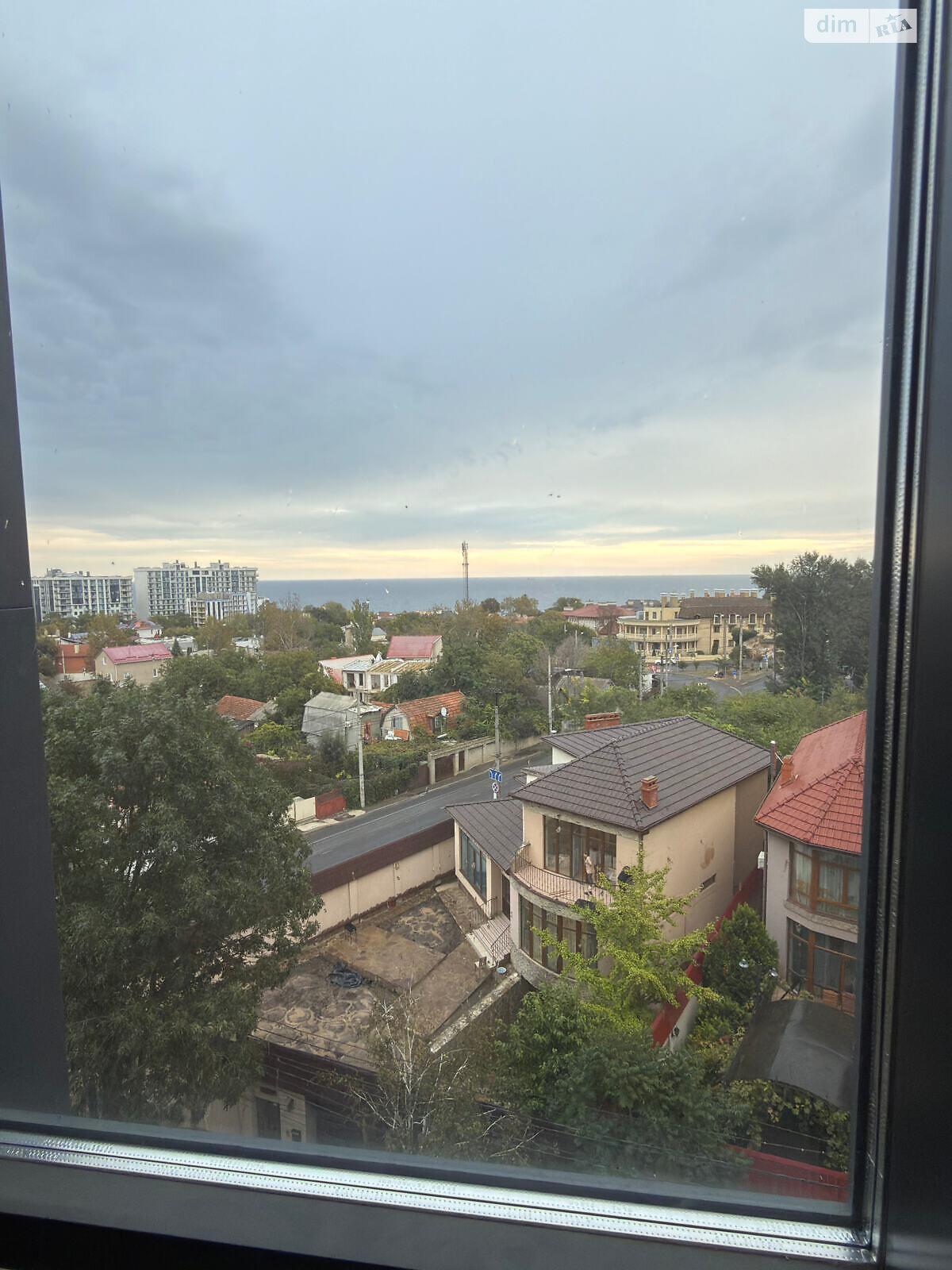 Продаж трикімнатної квартири в Одесі, на вул. Рєпіна 1Б, кв. 14, район Середній Фонтан фото 1 Продаж трикімнатної квартири в Одесі, на вул. Рєпіна 1Б, кв. 14, район Середній Фонтан фото 1