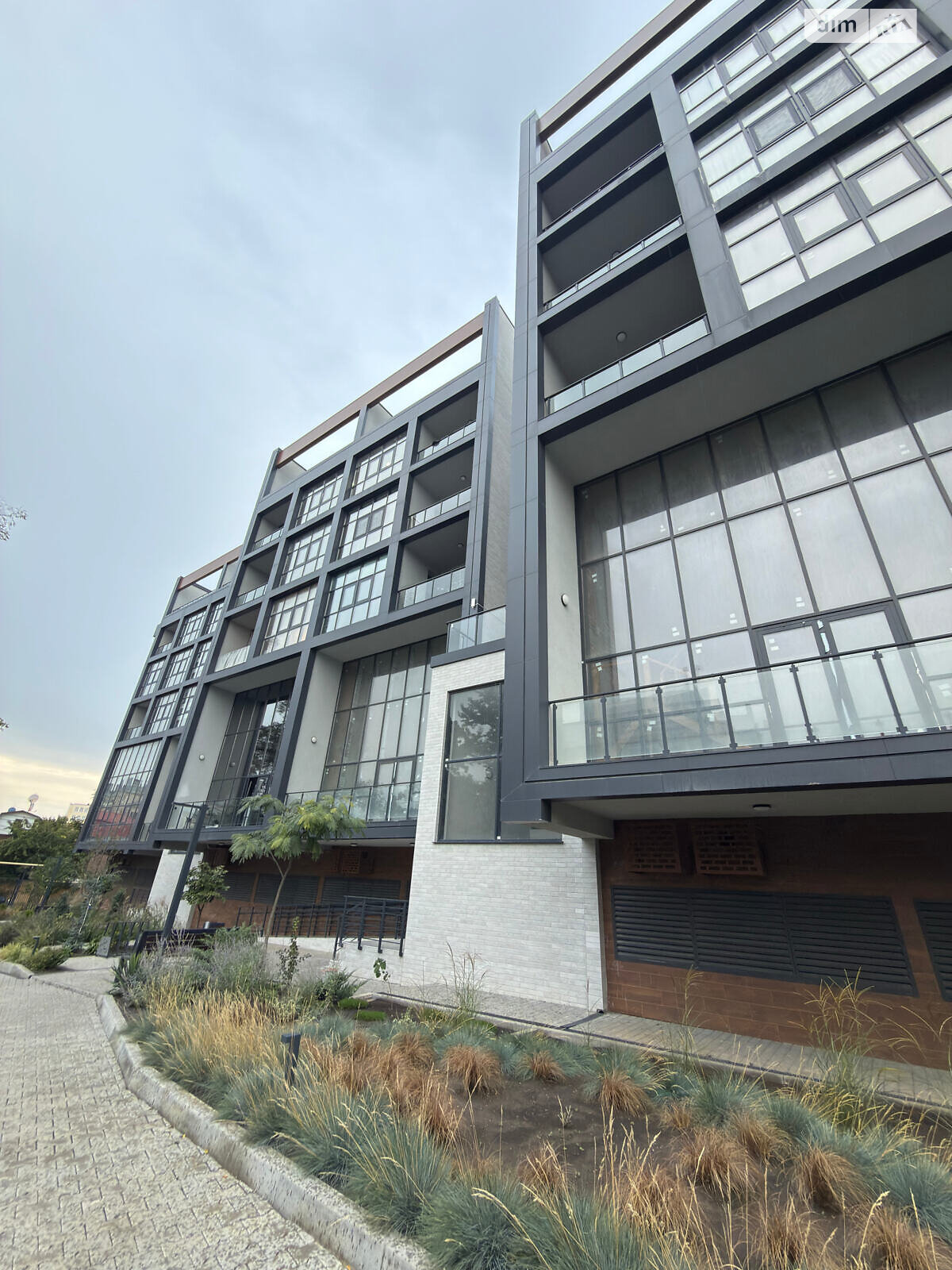 Продаж трикімнатної квартири в Одесі, на вул. Рєпіна 1Б, кв. 14, район Середній Фонтан фото 1 Продаж трикімнатної квартири в Одесі, на вул. Рєпіна 1Б, кв. 14, район Середній Фонтан фото 1