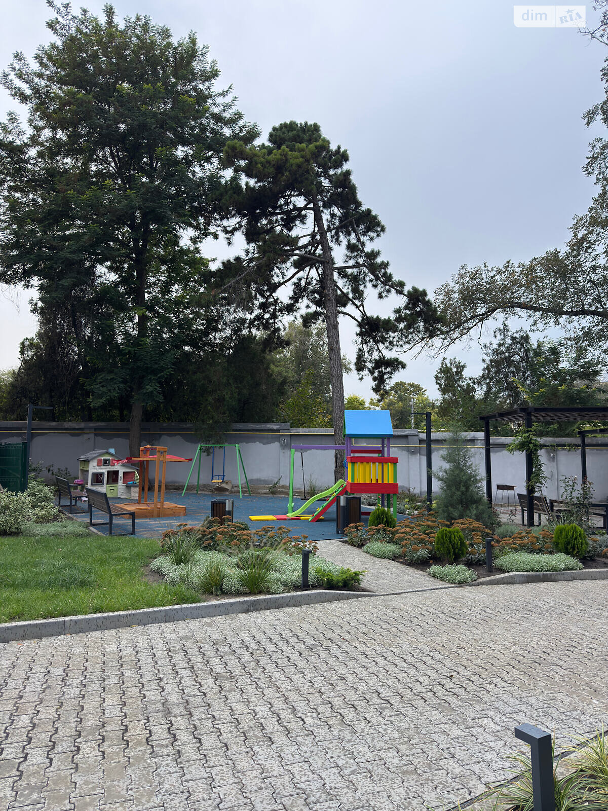 Продаж трикімнатної квартири в Одесі, на вул. Рєпіна 1Б, кв. 14, район Середній Фонтан фото 1 Продаж трикімнатної квартири в Одесі, на вул. Рєпіна 1Б, кв. 14, район Середній Фонтан фото 1