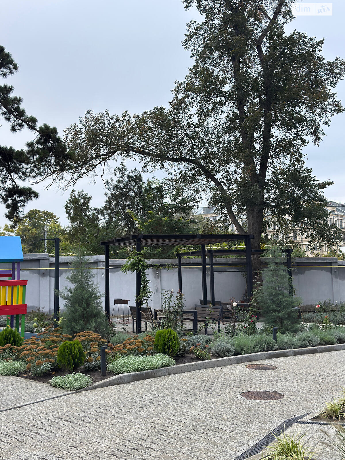 Продаж трикімнатної квартири в Одесі, на вул. Рєпіна 1Б, кв. 14, район Середній Фонтан фото 1 Продаж трикімнатної квартири в Одесі, на вул. Рєпіна 1Б, кв. 14, район Середній Фонтан фото 1