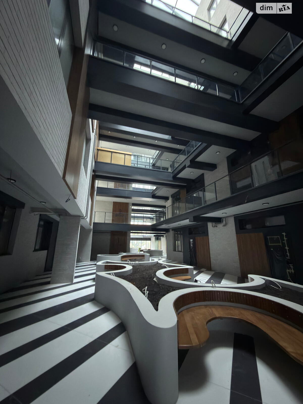 Продаж трикімнатної квартири в Одесі, на вул. Рєпіна 1Б, кв. 14, район Середній Фонтан фото 1 Продаж трикімнатної квартири в Одесі, на вул. Рєпіна 1Б, кв. 14, район Середній Фонтан фото 1