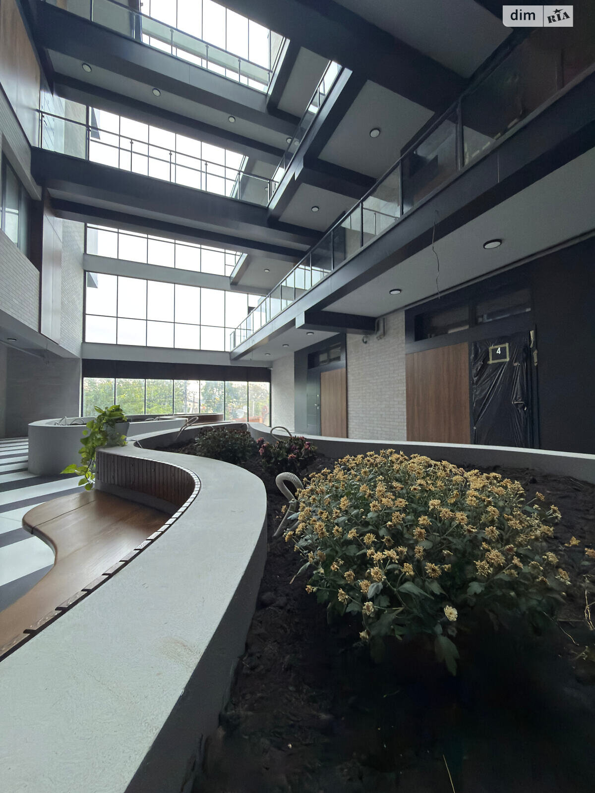 Продаж трикімнатної квартири в Одесі, на вул. Рєпіна 1Б, кв. 14, район Середній Фонтан фото 1 Продаж трикімнатної квартири в Одесі, на вул. Рєпіна 1Б, кв. 14, район Середній Фонтан фото 1