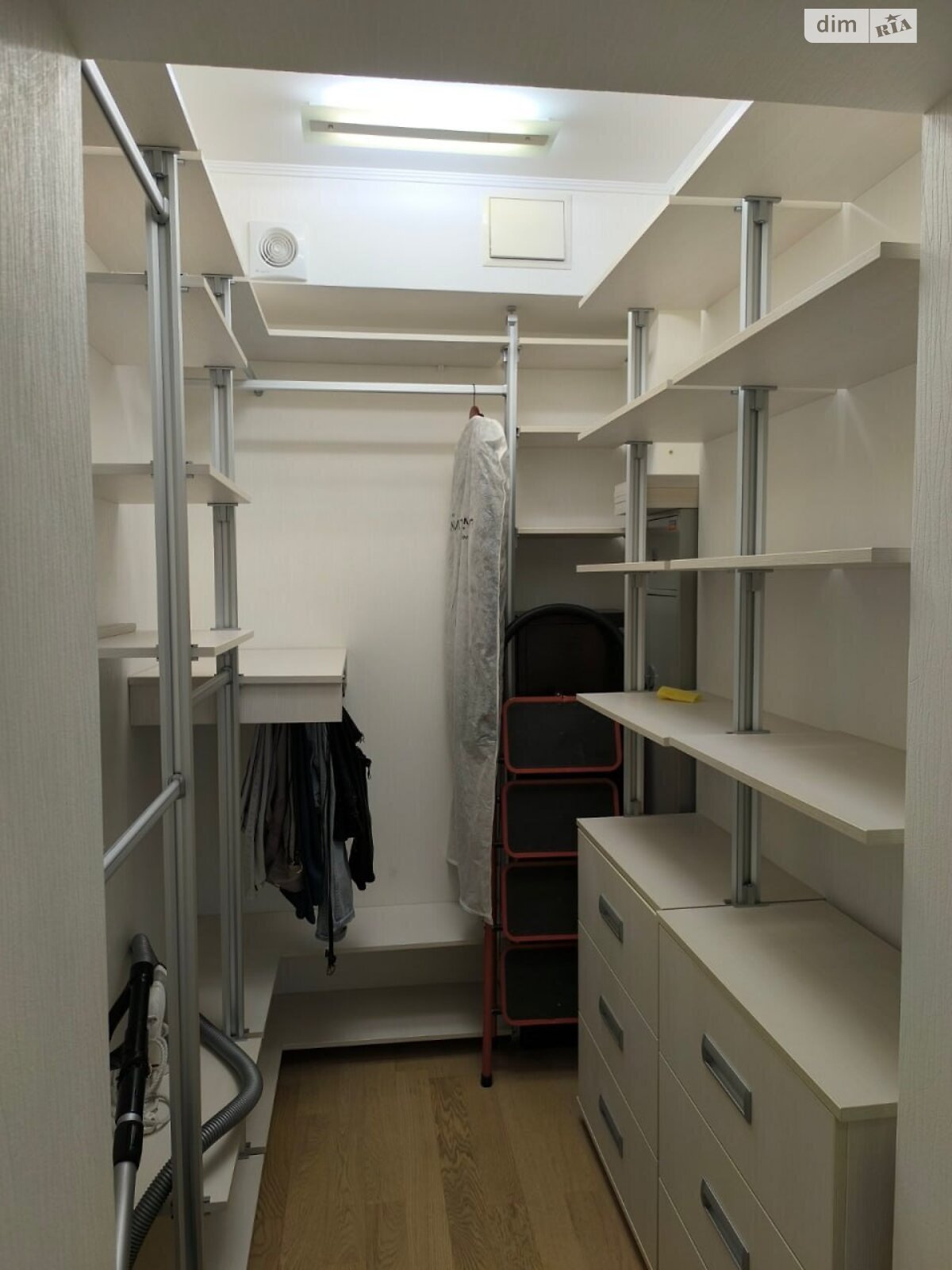 Продаж чотирикімнатної квартири в Одесі, на вул. Палубна 12, кв. 12, район Судобудівник фото 1 Продаж чотирикімнатної квартири в Одесі, на вул. Палубна 12, кв. 12, район Судобудівник фото 1