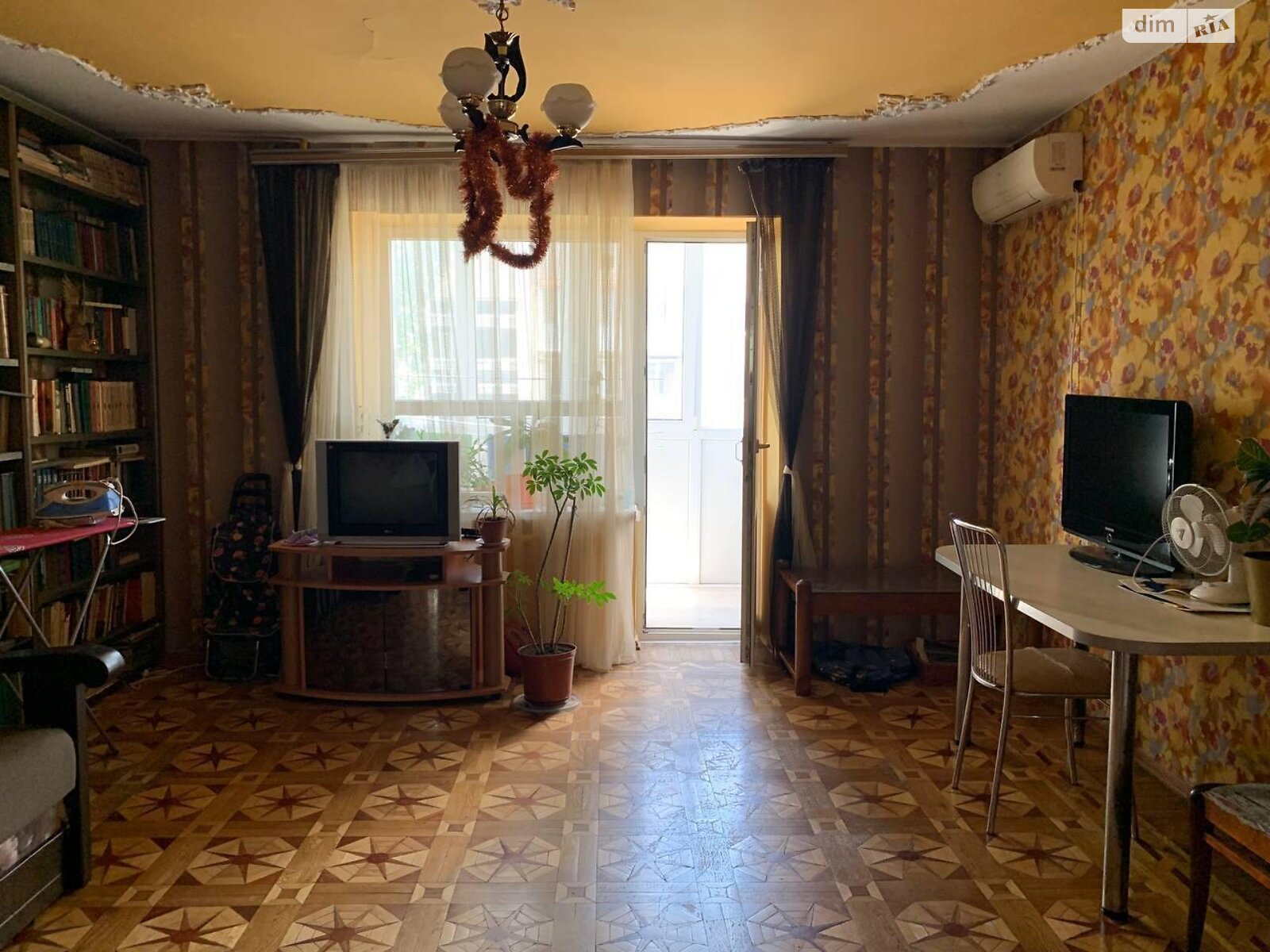 Продажа трехкомнатной квартиры в Одессе, на ул. Виталия Гулаева, район Судостроитель фото 1