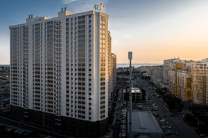 Продаж трикімнатної квартири в Одесі, на вул. Академіка Сахарова 3А, район Пересипський фото 2