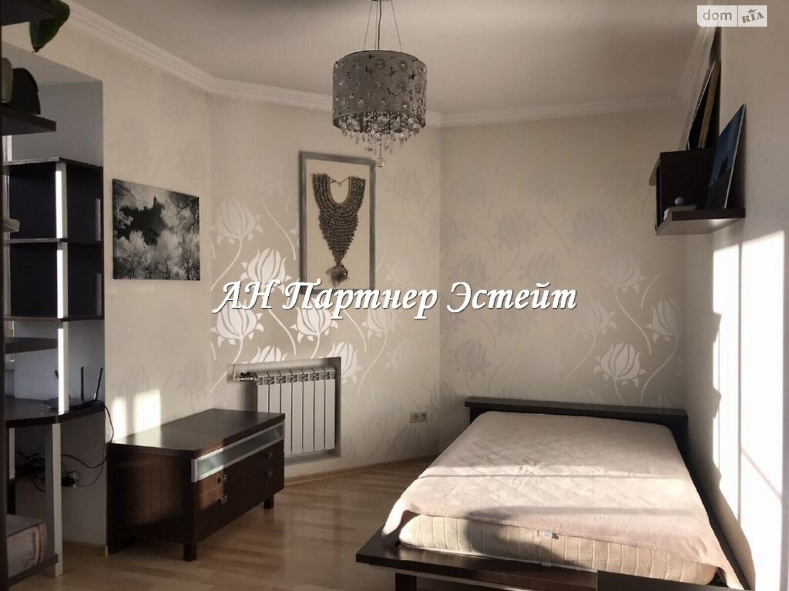 Продажа трехкомнатной квартиры в Одессе, на ул. Академика Заболотного 66, район Пересыпский фото 1