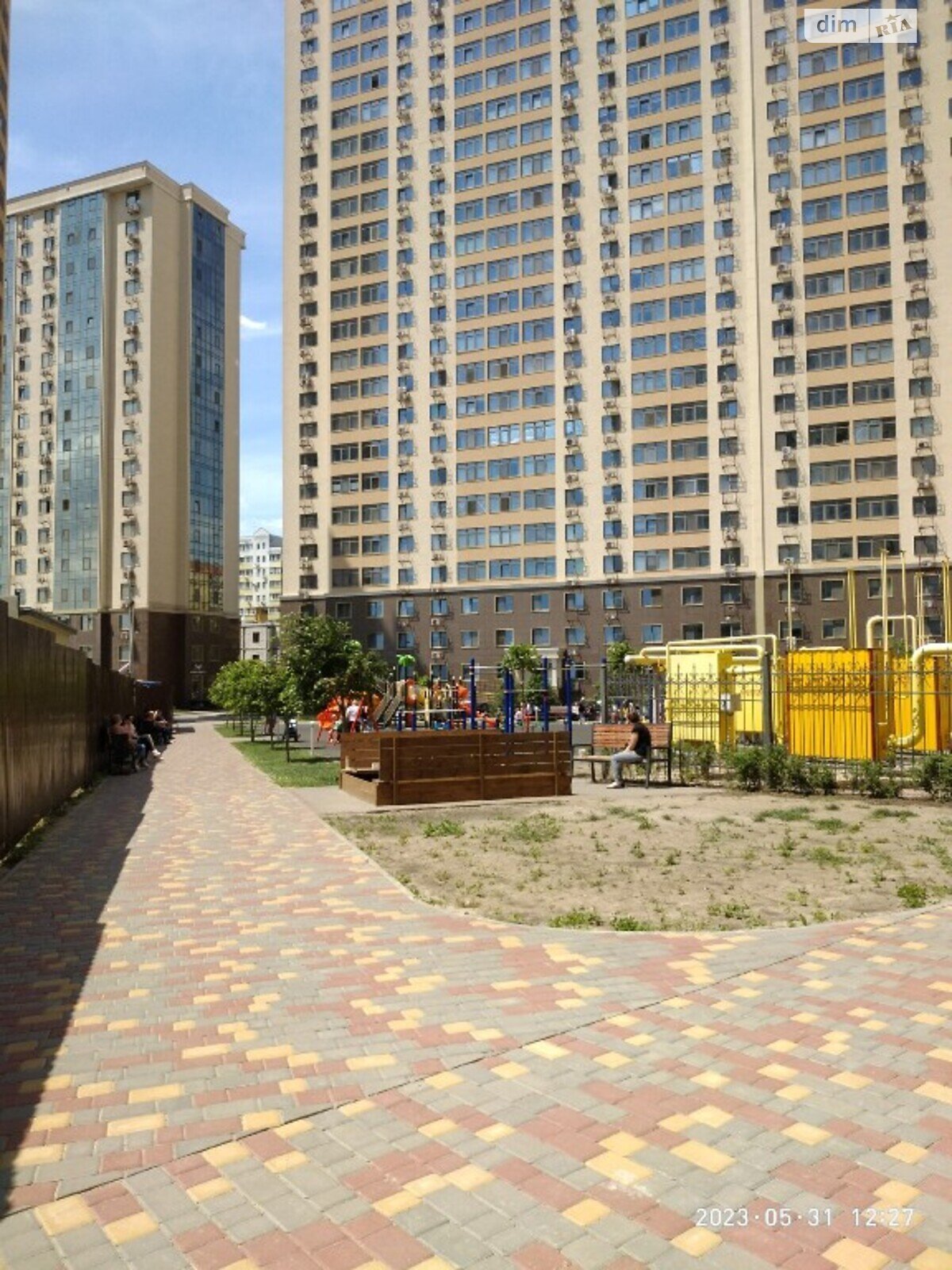 Продажа трехкомнатной квартиры в Одессе, на ул. Академика Сахарова, район Пересыпский фото 1 Продажа трехкомнатной квартиры в Одессе, на ул. Академика Сахарова, район Пересыпский фото 1