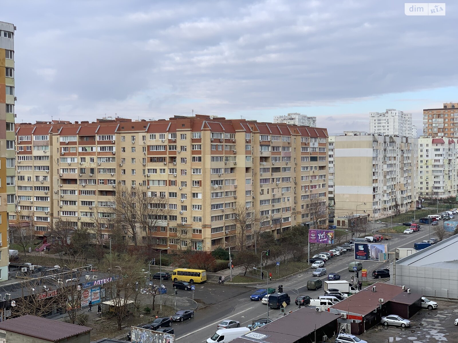 Продажа трехкомнатной квартиры в Одессе, на ул. Академика Сахарова, район Пересыпский фото 1