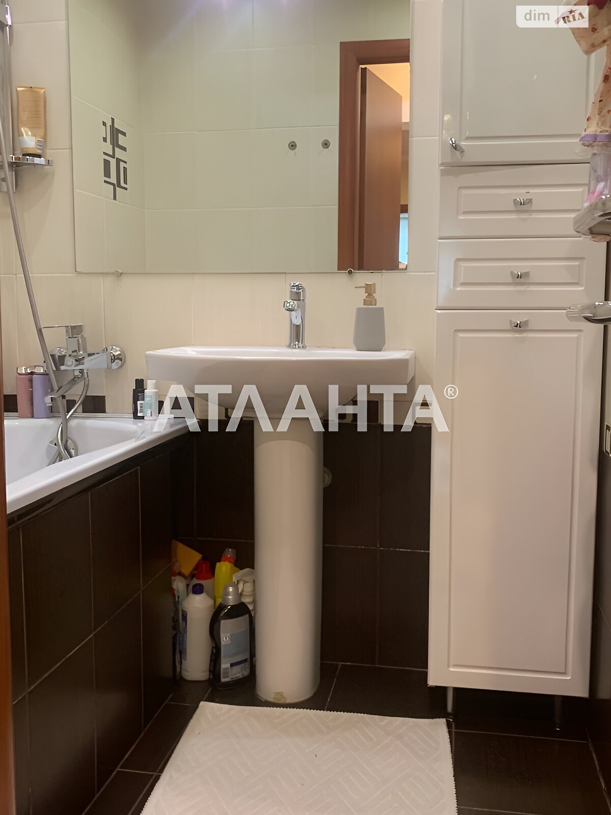 Продажа трехкомнатной квартиры в Одессе, на ул. Крымская 84, район Пересыпский фото 1 Продажа трехкомнатной квартиры в Одессе, на ул. Крымская 84, район Пересыпский фото 1