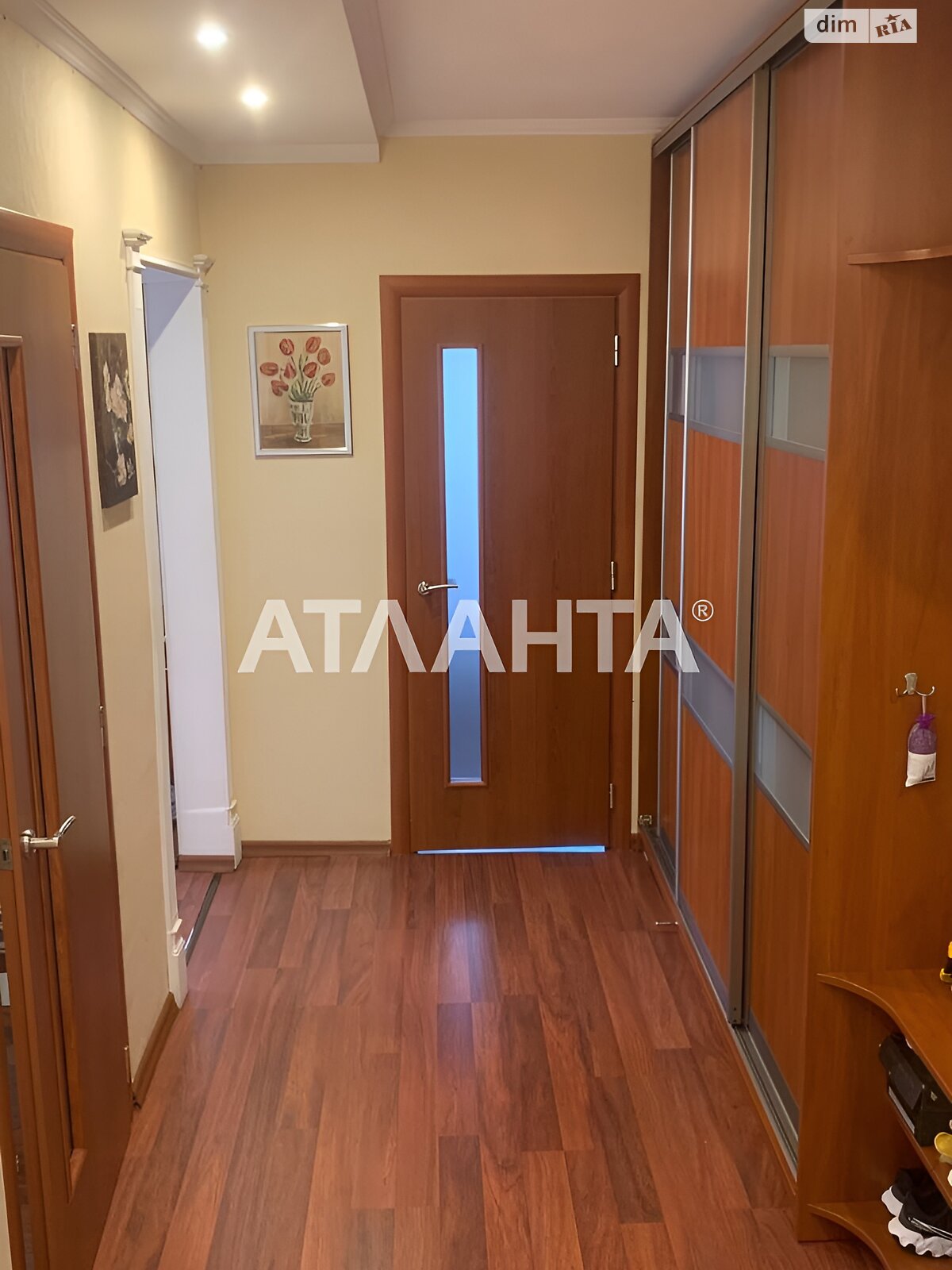 Продажа трехкомнатной квартиры в Одессе, на ул. Крымская 84, район Пересыпский фото 1 Продажа трехкомнатной квартиры в Одессе, на ул. Крымская 84, район Пересыпский фото 1