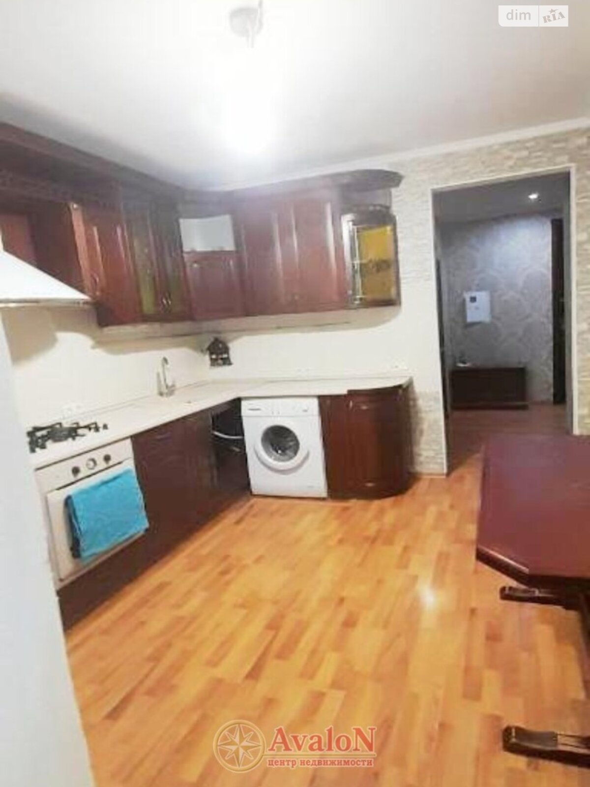 Продажа трехкомнатной квартиры в Одессе, на ул. Марсельская 32, район Пересыпский фото 1 Продажа трехкомнатной квартиры в Одессе, на ул. Марсельская 32, район Пересыпский фото 1