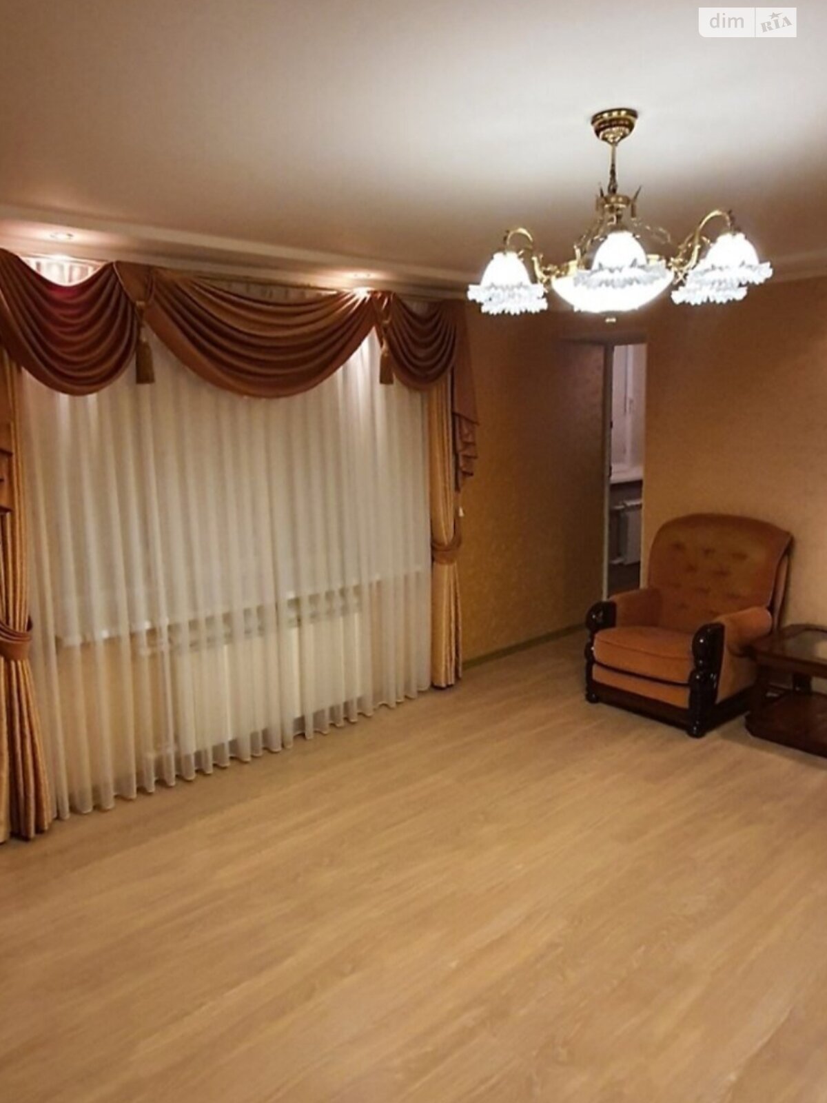 Продажа трехкомнатной квартиры в Одессе, на Днепродорога, район Пересыпский фото 1