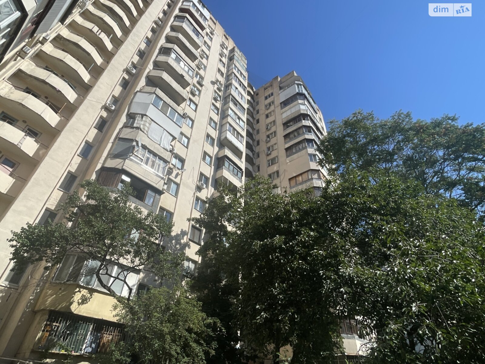 Продаж трикімнатної квартири в Одесі, на вул. Академіка Корольова 17, район Таїрова фото 1 Продаж трикімнатної квартири в Одесі, на вул. Академіка Корольова 17, район Таїрова фото 1