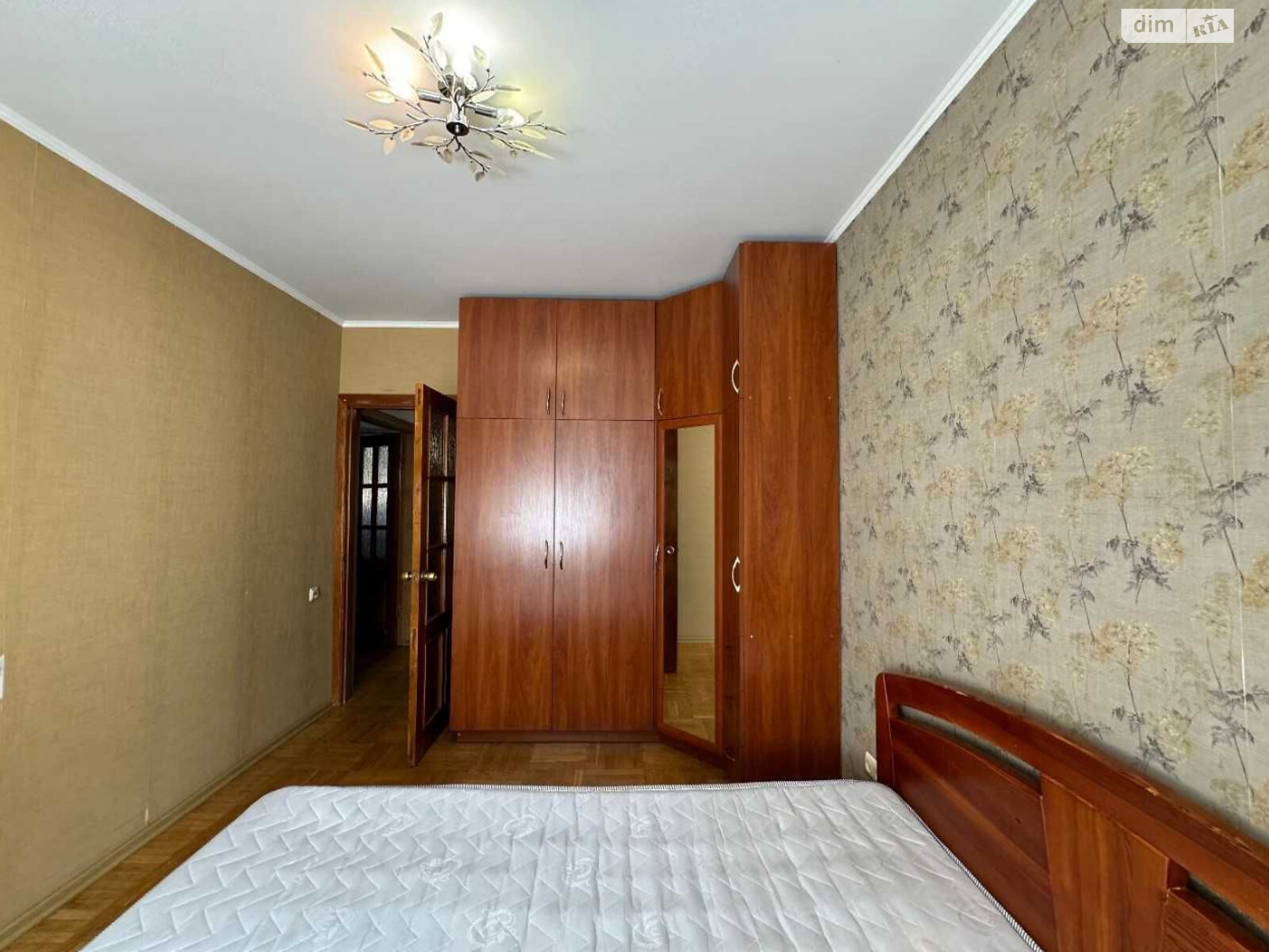Продаж трикімнатної квартири в Одесі, на вул. Академіка Корольова, район Таїрова фото 1 Продаж трикімнатної квартири в Одесі, на вул. Академіка Корольова, район Таїрова фото 1