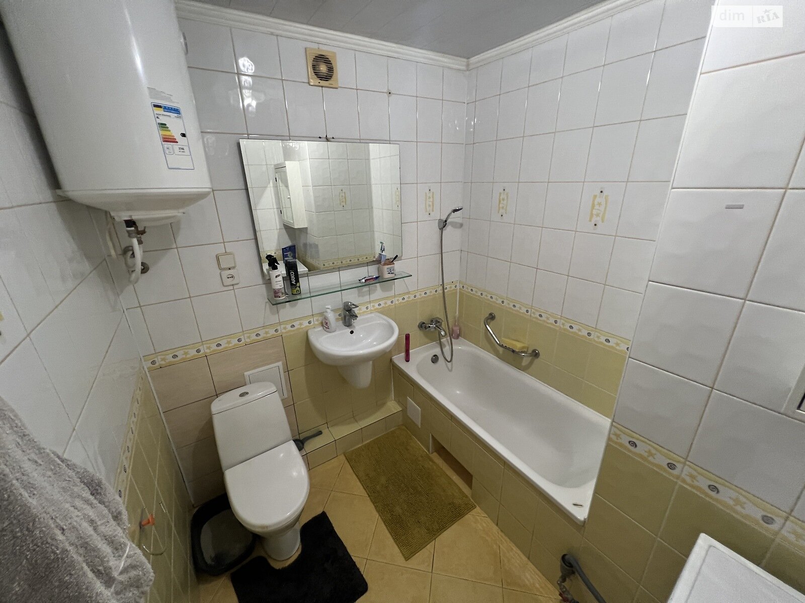 Продаж трикімнатної квартири в Одесі, на вул. Академіка Корольова, район Таїрова фото 1 Продаж трикімнатної квартири в Одесі, на вул. Академіка Корольова, район Таїрова фото 1