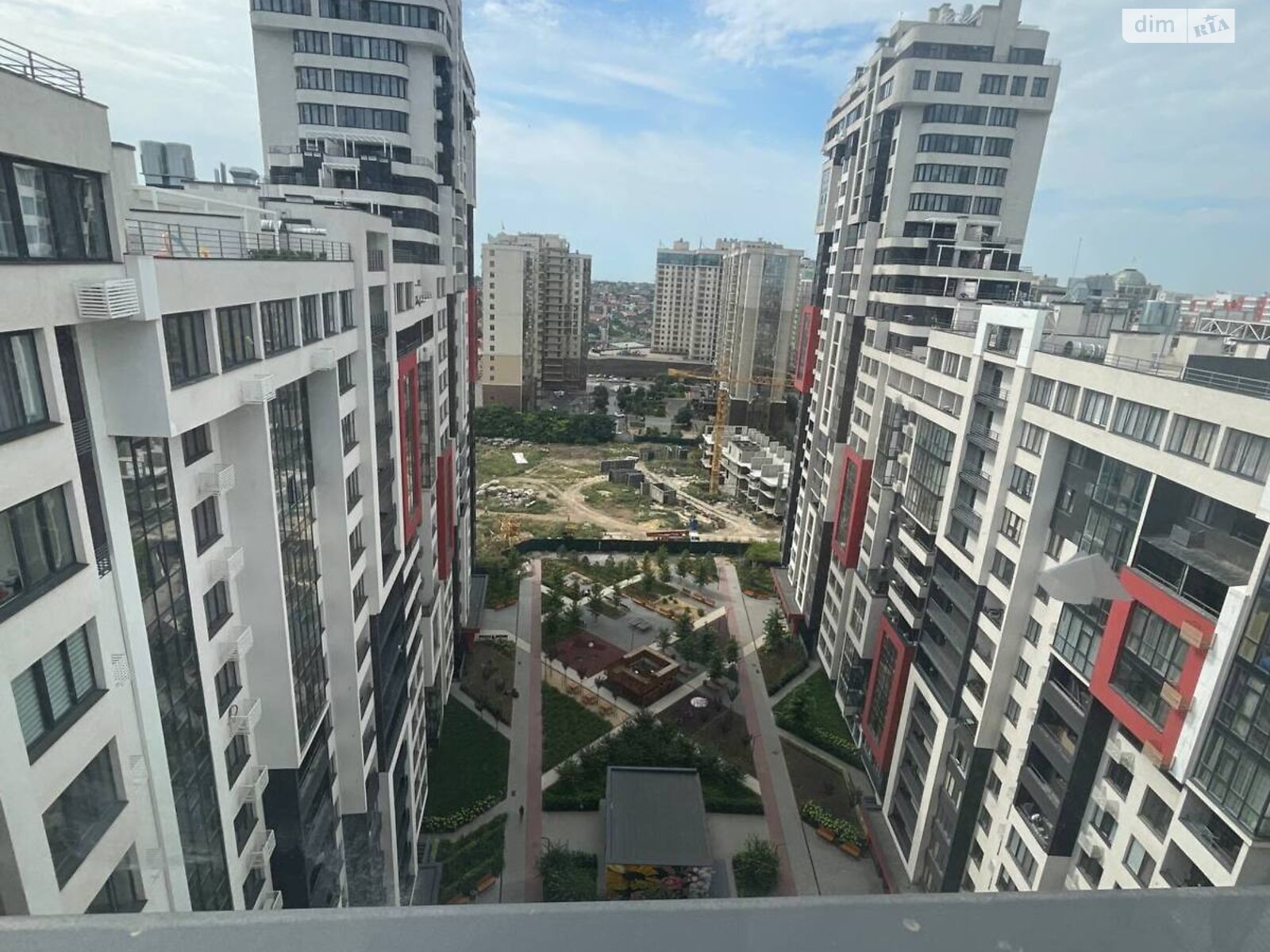 Продаж трикімнатної квартири в Одесі, на вул. Спортивна, район Київський фото 1 Продаж трикімнатної квартири в Одесі, на вул. Спортивна, район Київський фото 1