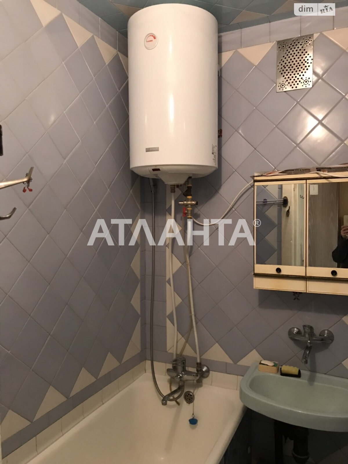 Продаж трикімнатної квартири в Одесі, на вул. Інглезі, район Таїрова фото 1 Продаж трикімнатної квартири в Одесі, на вул. Інглезі, район Таїрова фото 1