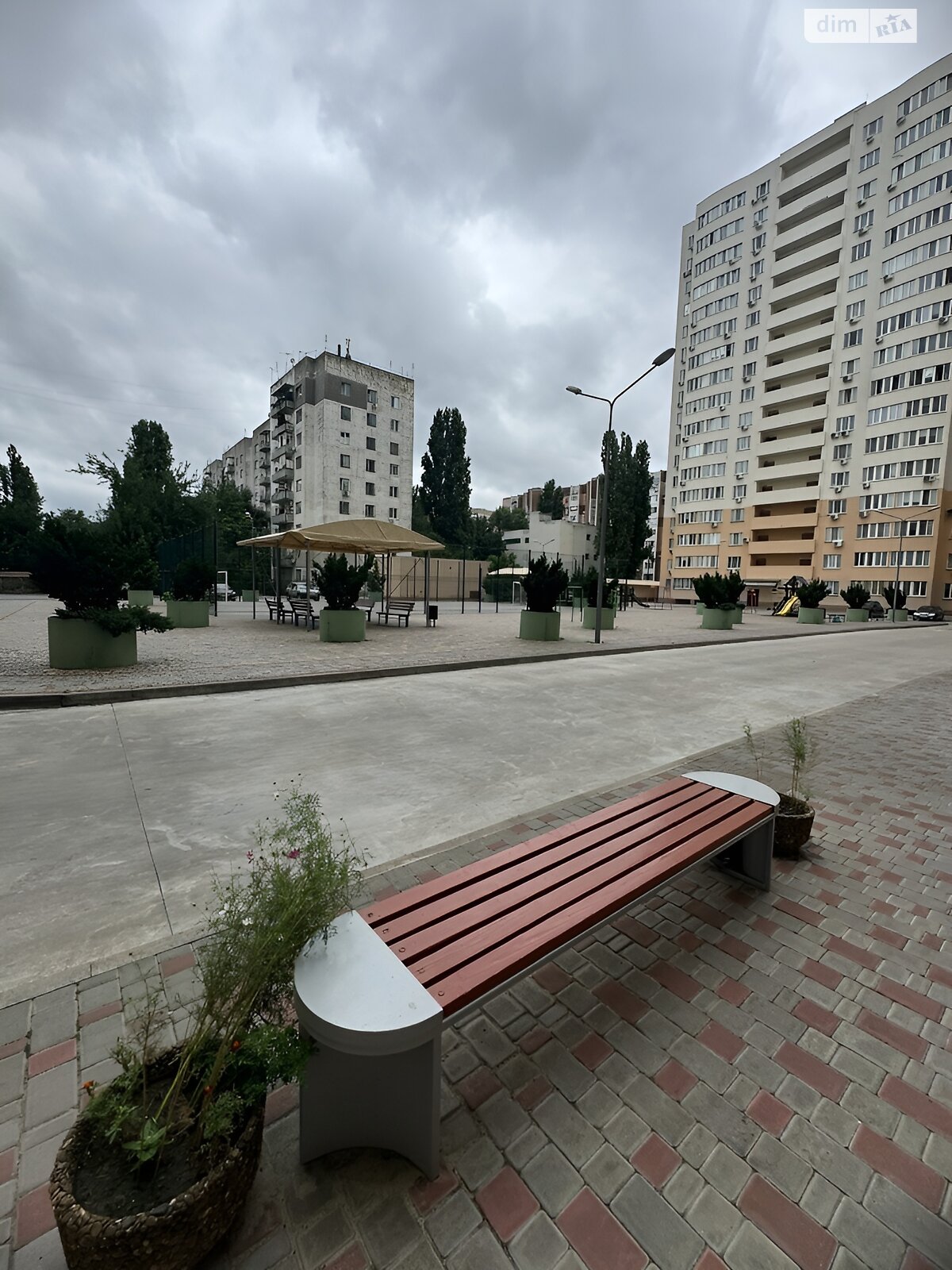 Продаж трикімнатної квартири в Одесі, на вул. Костанді, район Таїрова фото 1 Продаж трикімнатної квартири в Одесі, на вул. Костанді, район Таїрова фото 1