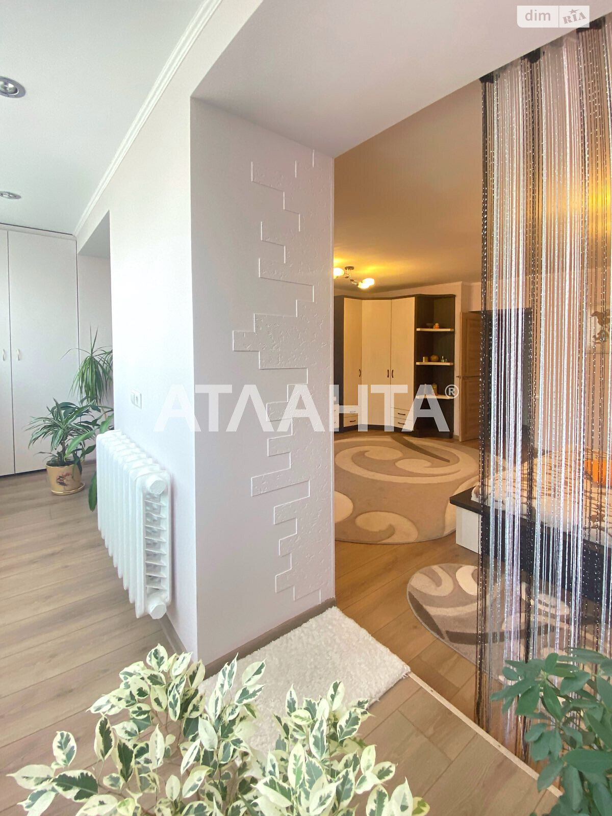 Продажа трехкомнатной квартиры в Одессе, на просп. Небесной Сотни, район Таирова фото 1 Продажа трехкомнатной квартиры в Одессе, на просп. Небесной Сотни, район Таирова фото 1
