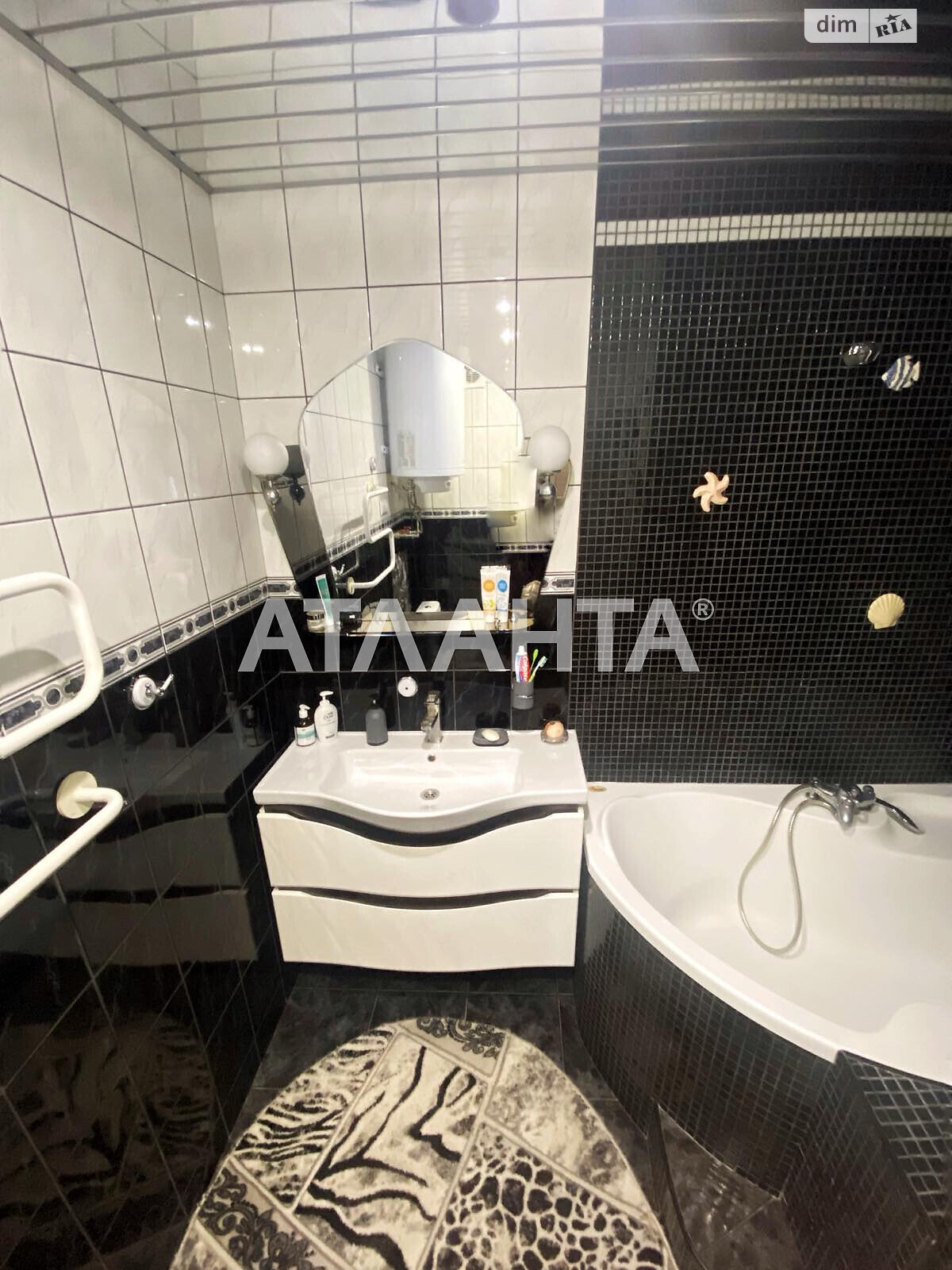 Продажа трехкомнатной квартиры в Одессе, на просп. Небесной Сотни, район Таирова фото 1 Продажа трехкомнатной квартиры в Одессе, на просп. Небесной Сотни, район Таирова фото 1