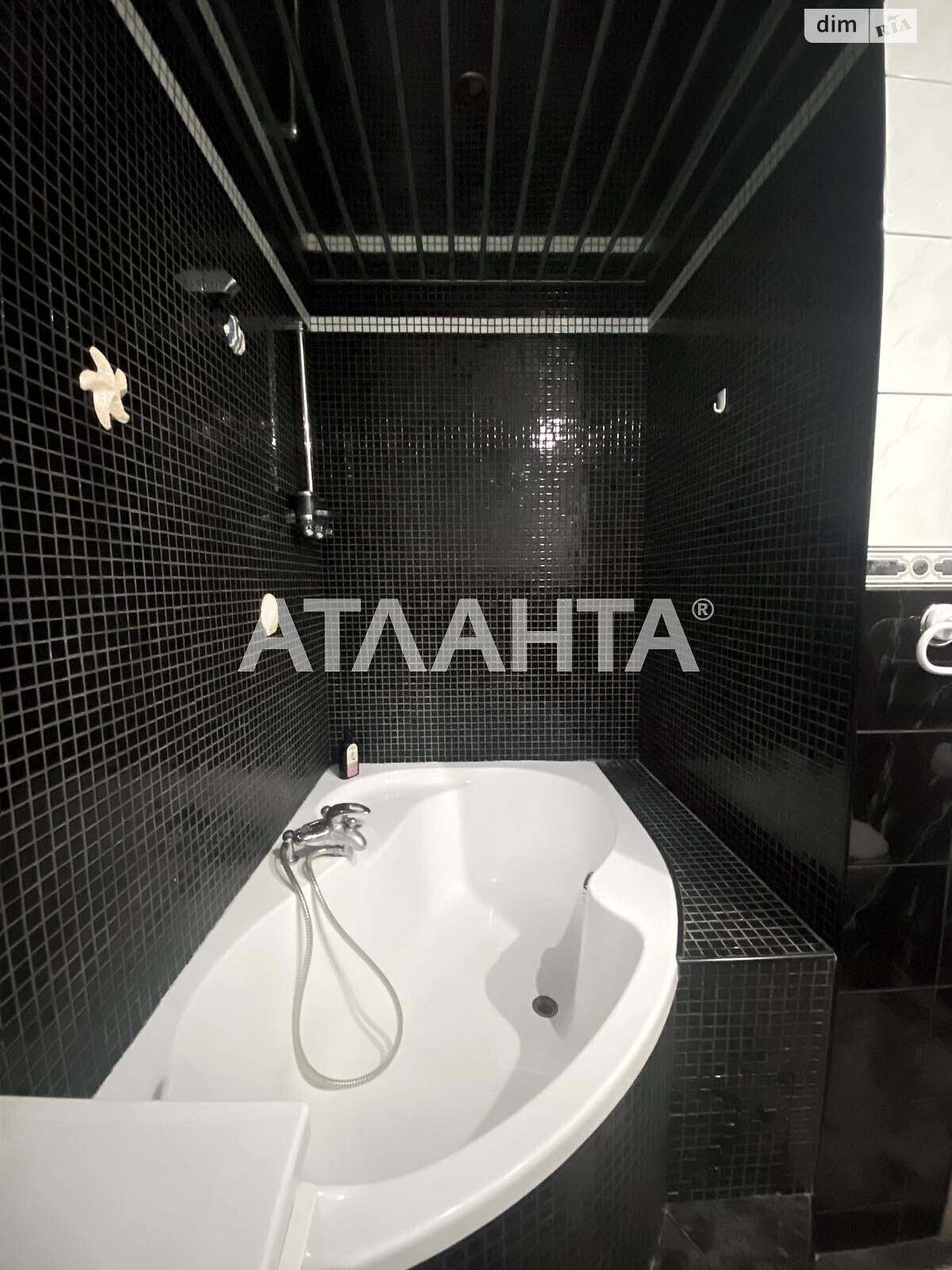 Продажа трехкомнатной квартиры в Одессе, на просп. Небесной Сотни, район Таирова фото 1 Продажа трехкомнатной квартиры в Одессе, на просп. Небесной Сотни, район Таирова фото 1
