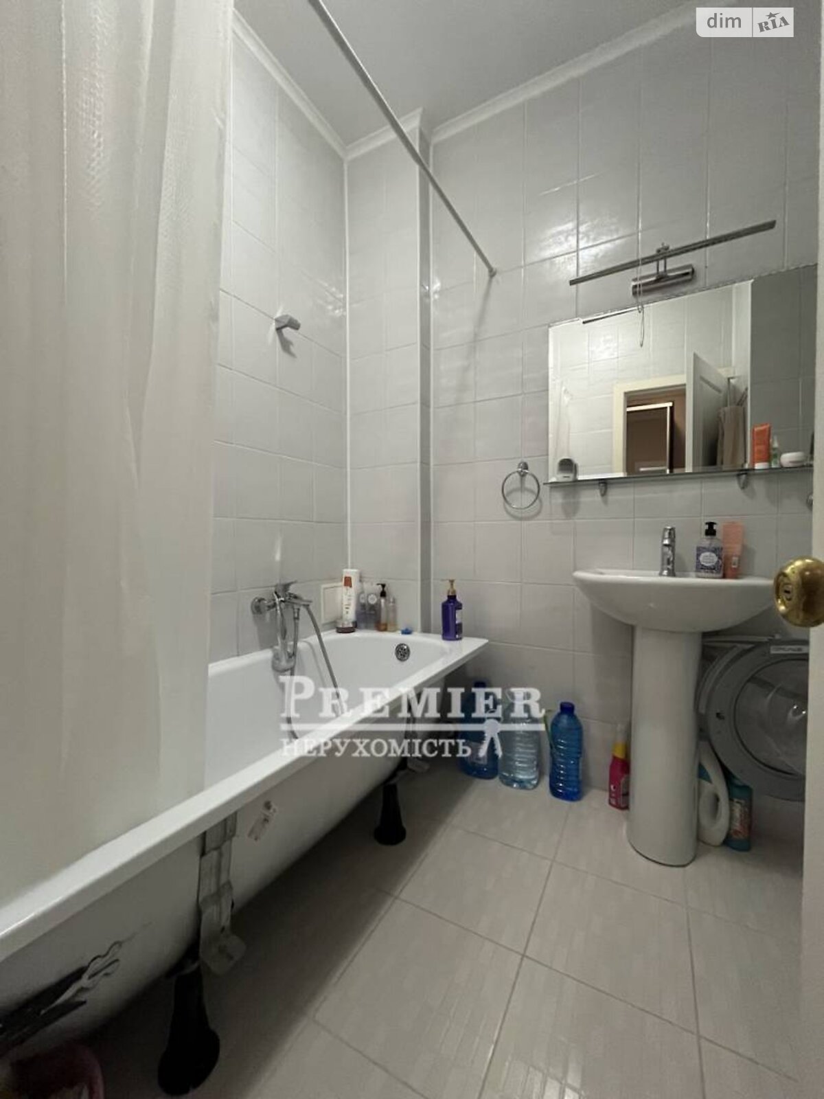 Продаж однокімнатної квартири в Лиманці, на мас. Радужний, фото 1 Продаж однокімнатної квартири в Лиманці, на мас. Радужний, фото 1