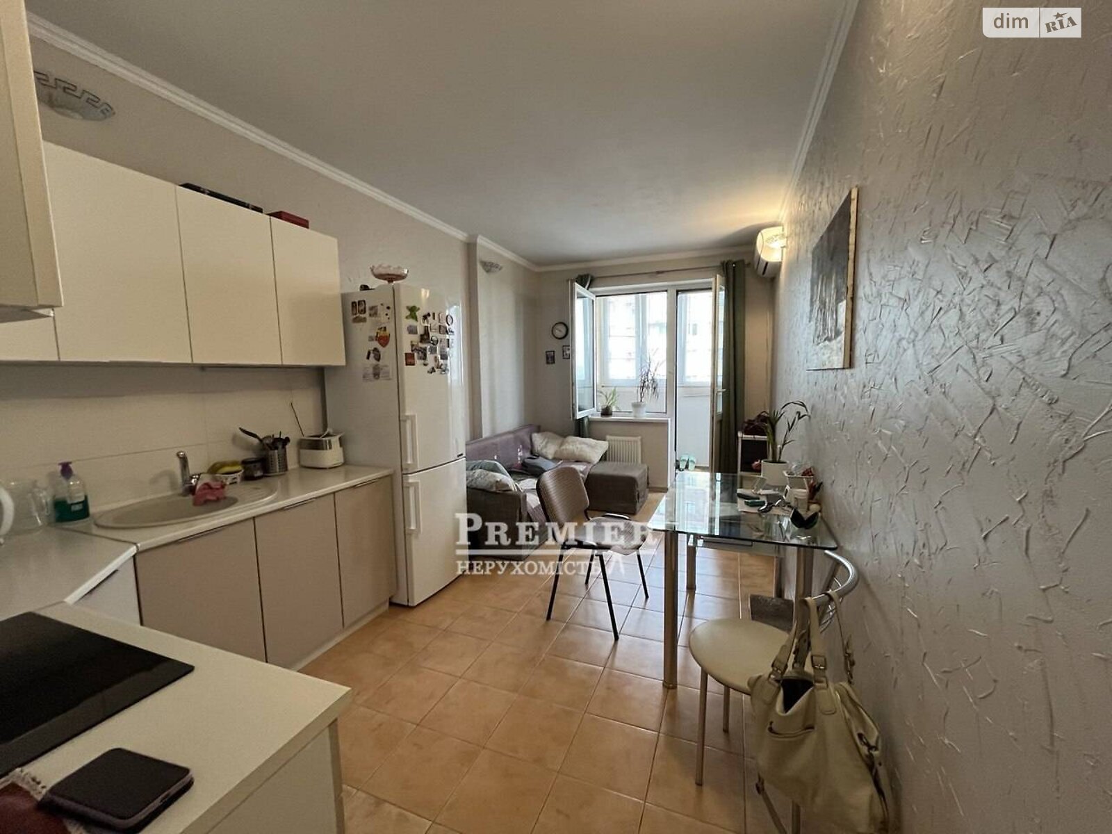 Продаж однокімнатної квартири в Лиманці, на мас. Радужний, фото 1 Продаж однокімнатної квартири в Лиманці, на мас. Радужний, фото 1