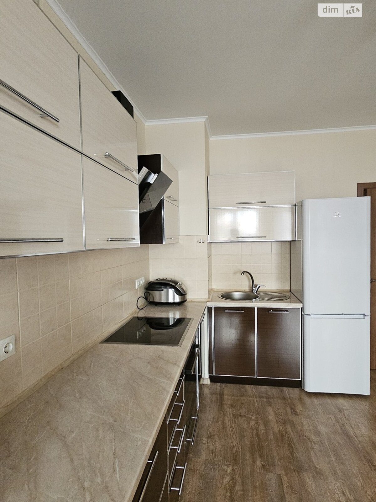 Продажа двухкомнатной квартиры в Одессе, на мас. Радужный, район Таирова фото 1 Продажа двухкомнатной квартиры в Одессе, на мас. Радужный, район Таирова фото 1