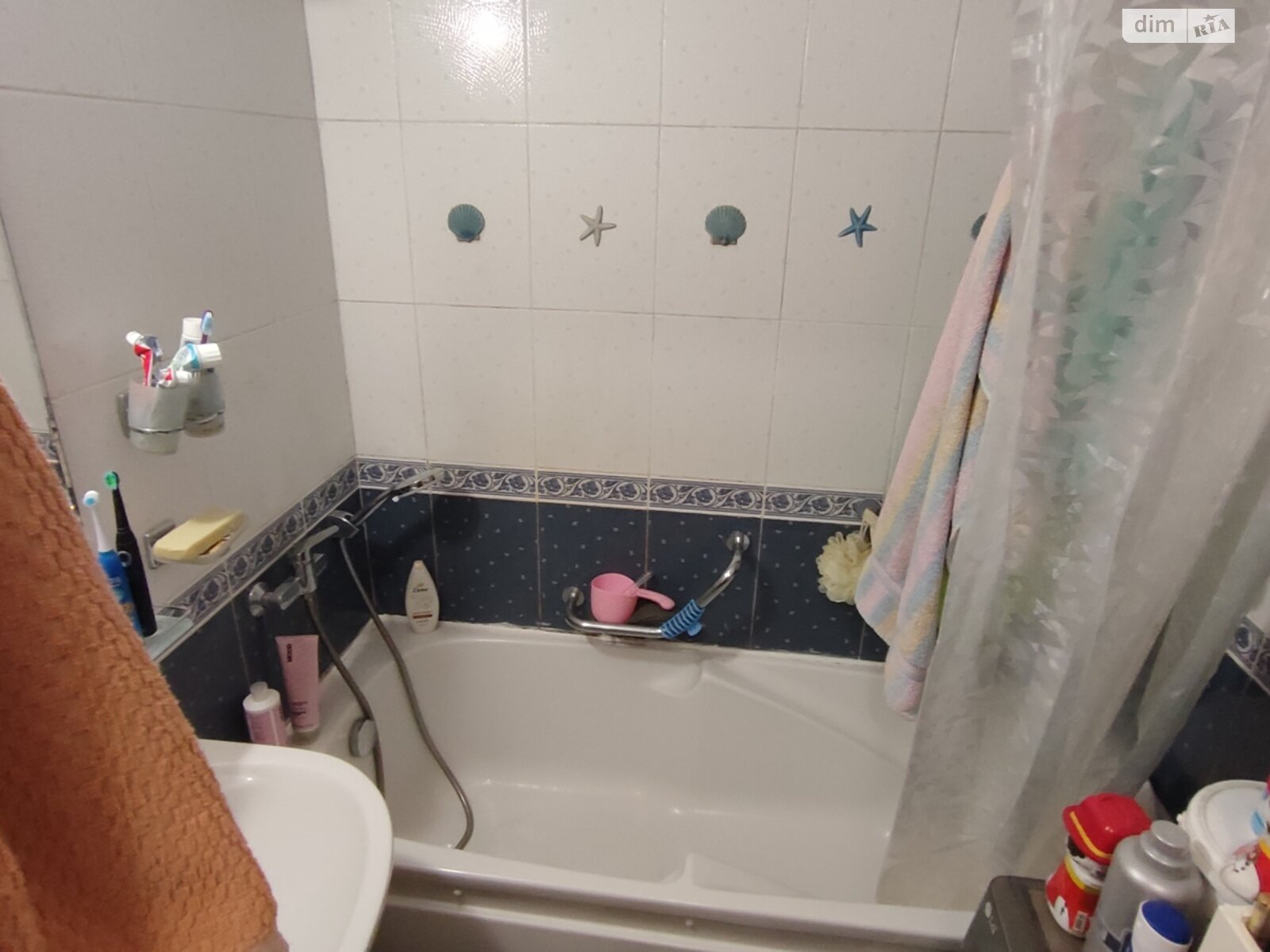 Продаж трикімнатної квартири в Одесі, на вул. Сім'ї Глодан, район Таїрова фото 1 Продаж трикімнатної квартири в Одесі, на вул. Сім'ї Глодан, район Таїрова фото 1