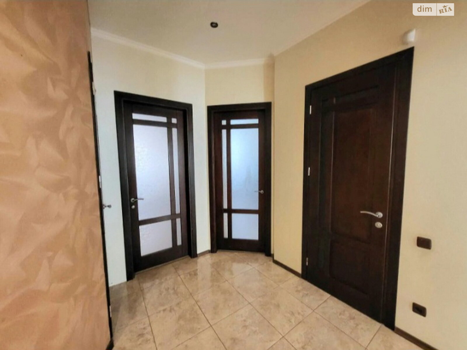 Продаж трикімнатної квартири в Одесі, на вул. Тополина 30, район Таїрова фото 1 Продаж трикімнатної квартири в Одесі, на вул. Тополина 30, район Таїрова фото 1