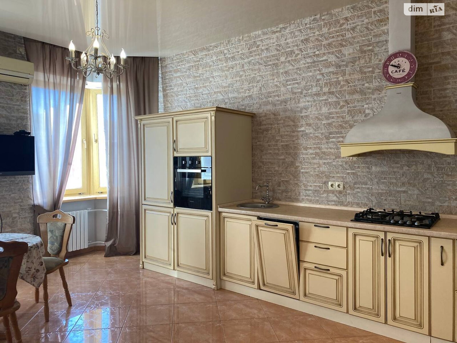 Продажа двухкомнатной квартиры в Одессе, на ул. Тополевая, район Таирова фото 1 Продажа двухкомнатной квартиры в Одессе, на ул. Тополевая, район Таирова фото 1