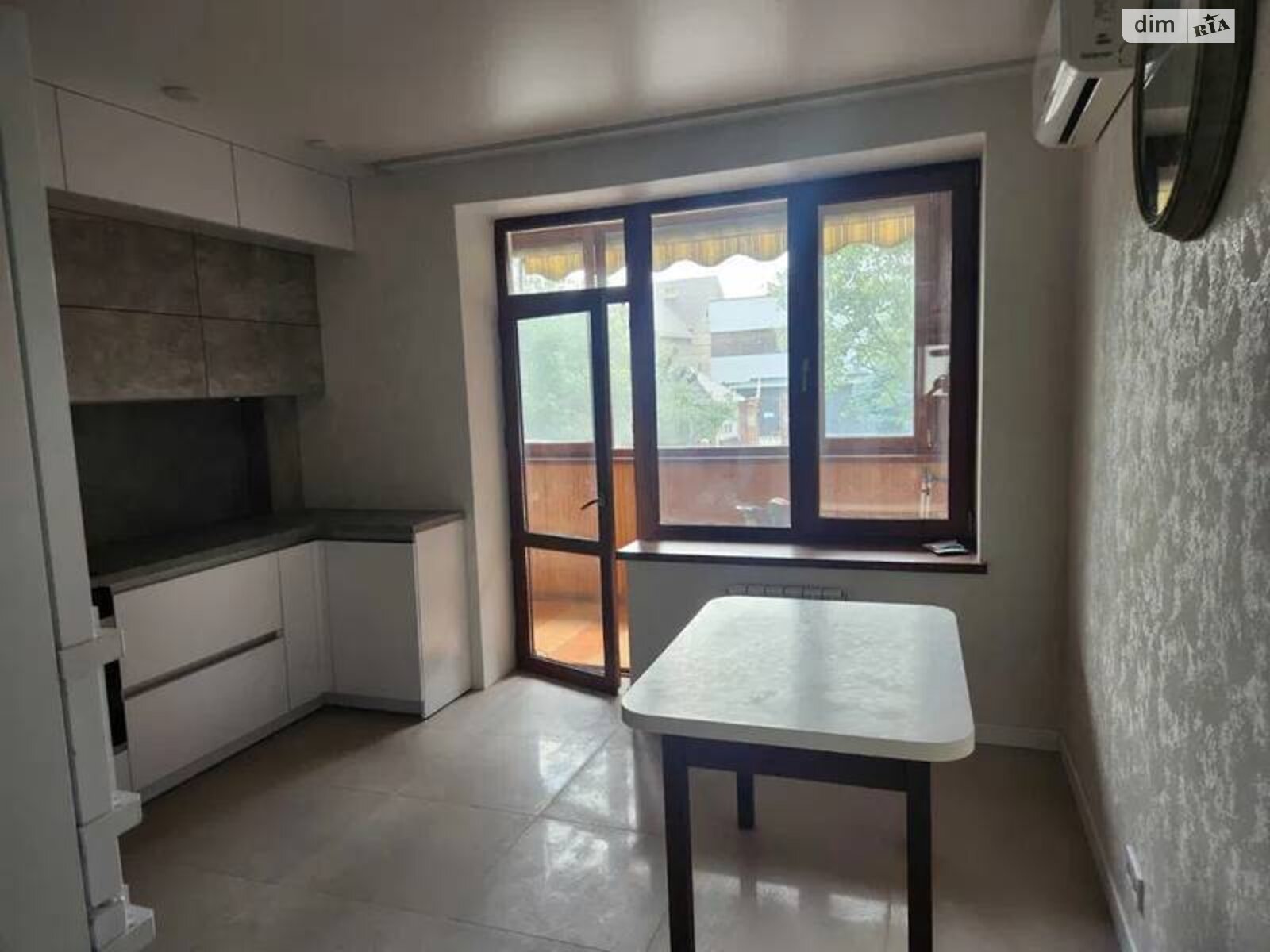 Продажа трехкомнатной квартиры в Одессе, на ул. Таирова 6 корпус 1, фото 1