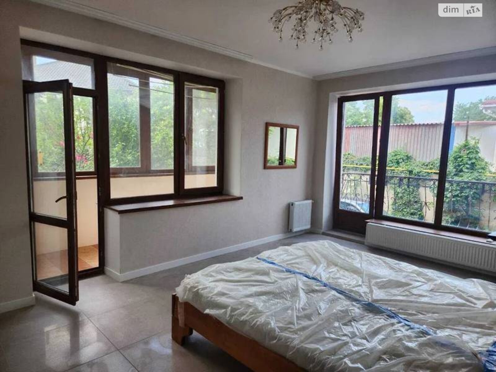 Продажа трехкомнатной квартиры в Одессе, на ул. Таирова 6 корпус 1, фото 1