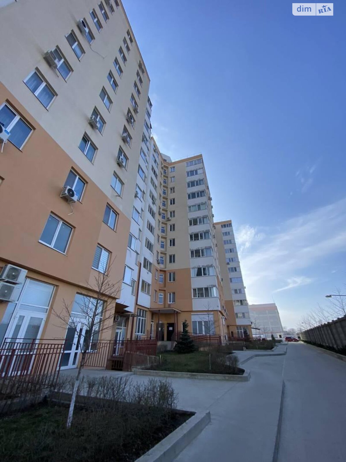 Продаж двокімнатної квартири в Одесі, на мас. Радужний, район Таїрова фото 1 Продаж двокімнатної квартири в Одесі, на мас. Радужний, район Таїрова фото 1