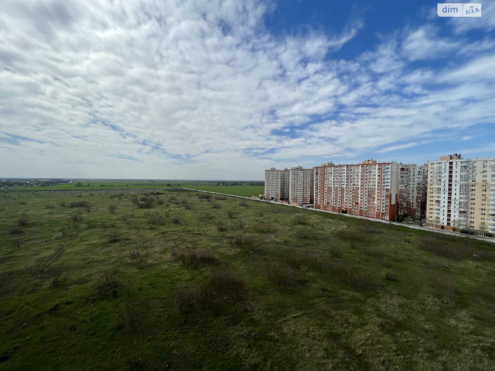 Продаж двокімнатної квартири в Одесі, на мас. Радужний, район Таїрова фото 1 Продаж двокімнатної квартири в Одесі, на мас. Радужний, район Таїрова фото 1