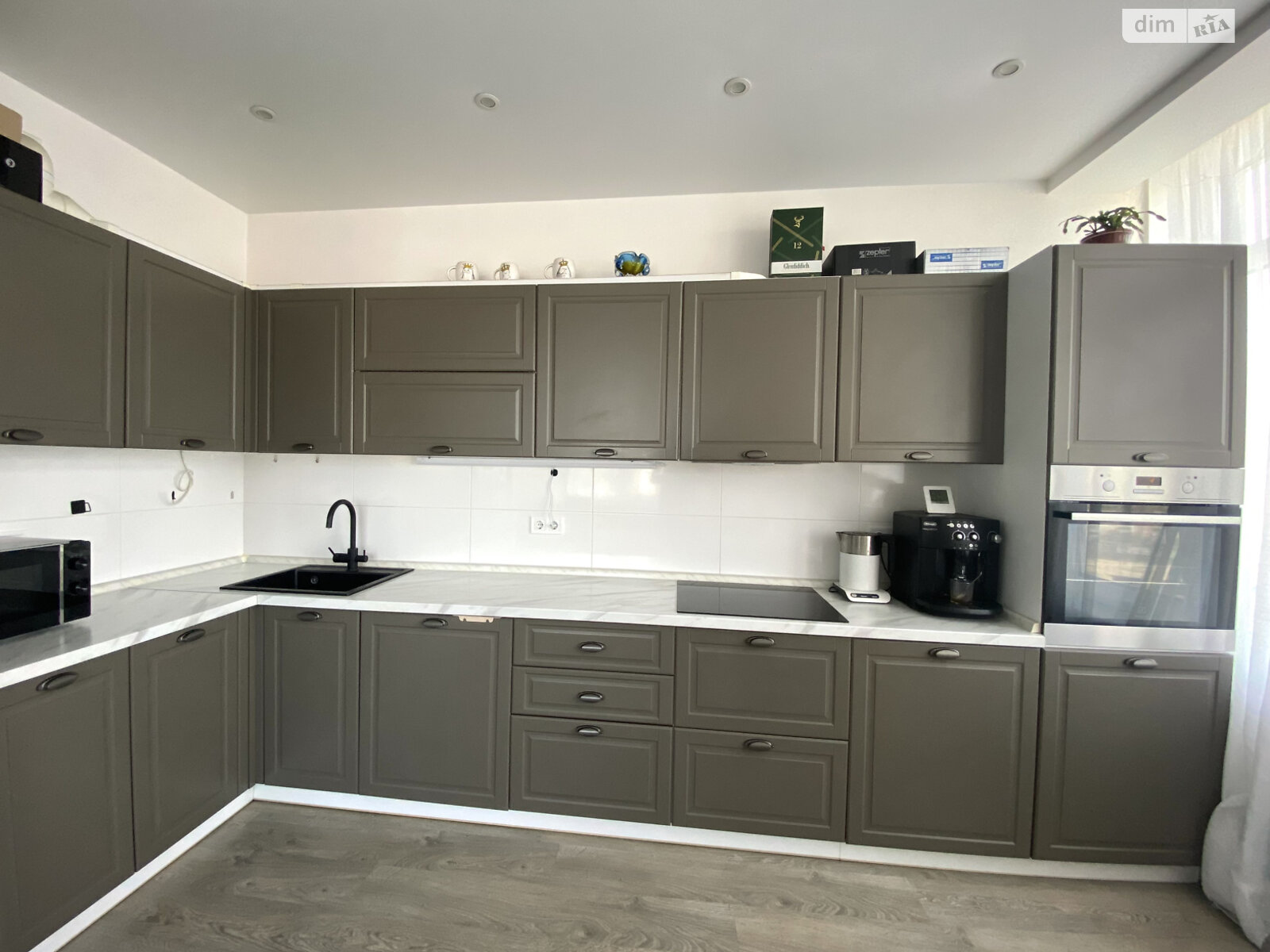 Продажа трехкомнатной квартиры в Одессе, на ул. Бассейная 6А, район Центр фото 1