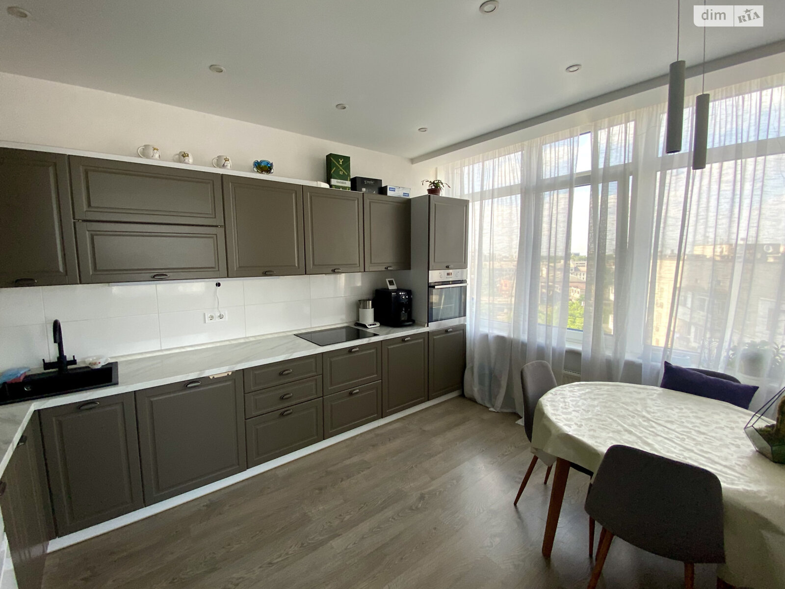 Продажа трехкомнатной квартиры в Одессе, на ул. Бассейная 6А, район Центр фото 1