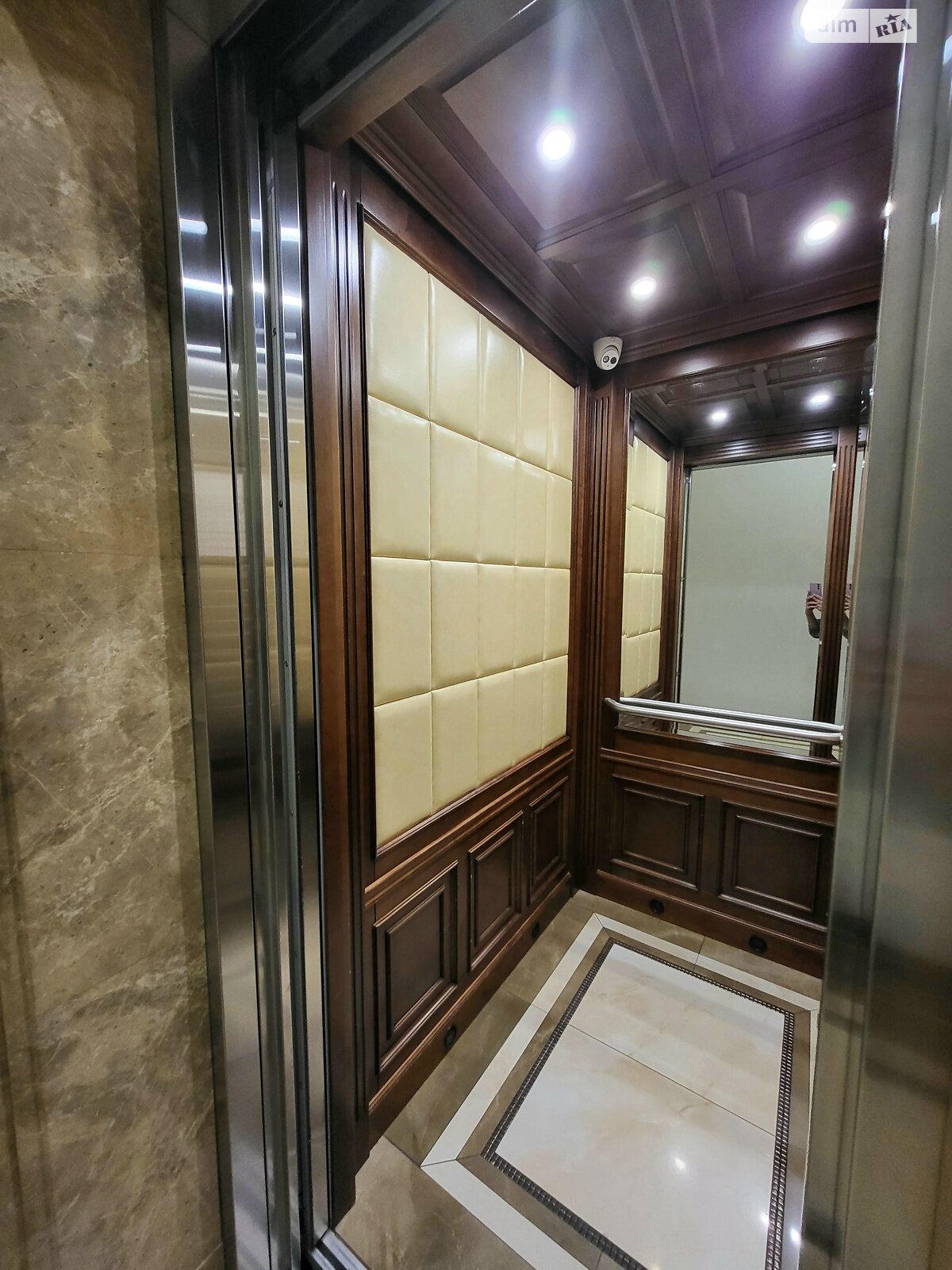 Продаж трикімнатної квартири в Одесі, на вул. Велика Арнаутська, район Центр фото 1 Продаж трикімнатної квартири в Одесі, на вул. Велика Арнаутська, район Центр фото 1