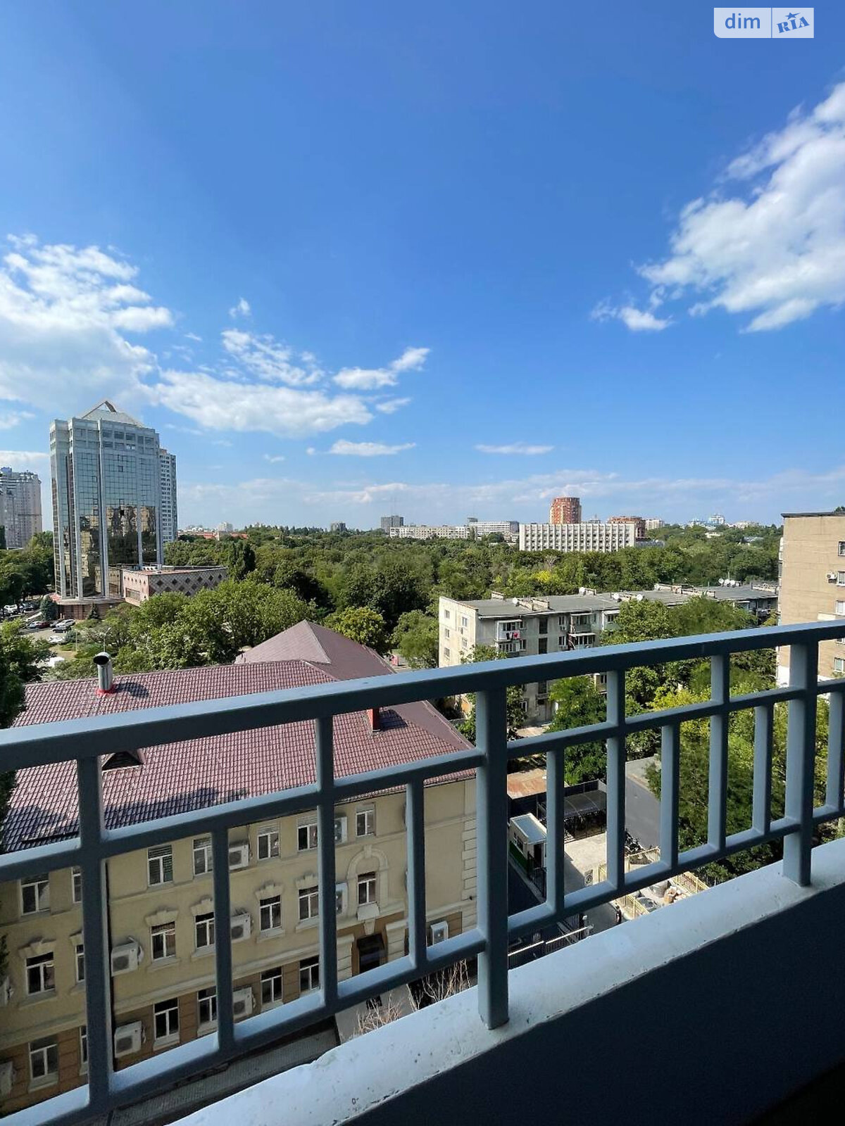 Продаж однокімнатної квартири в Одесі, на просп. Гагаріна 19, район Центр фото 1