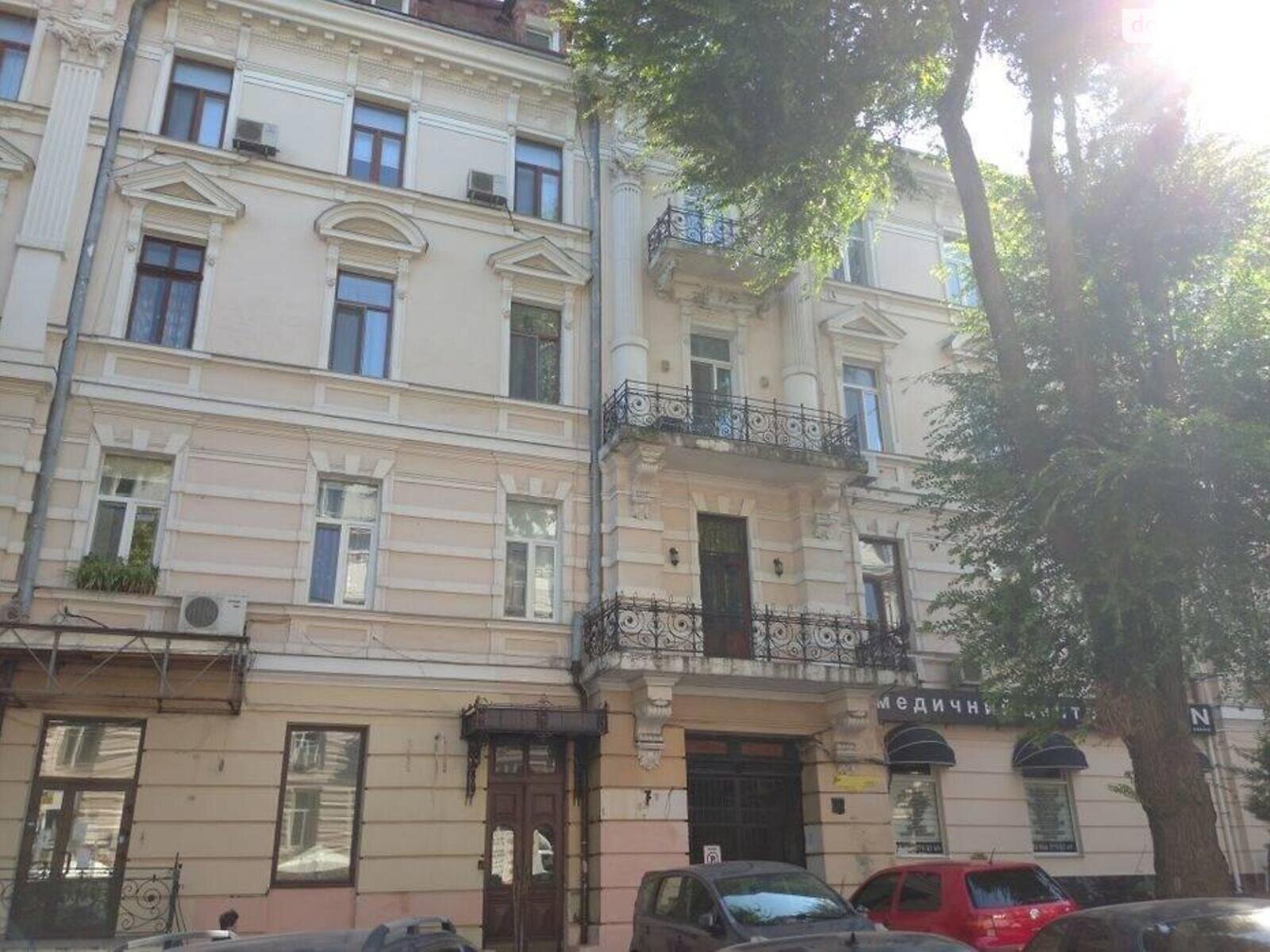 Продаж п`ятикімнатної квартири в Одесі, на вул. Дерибасівська, район Центр фото 1