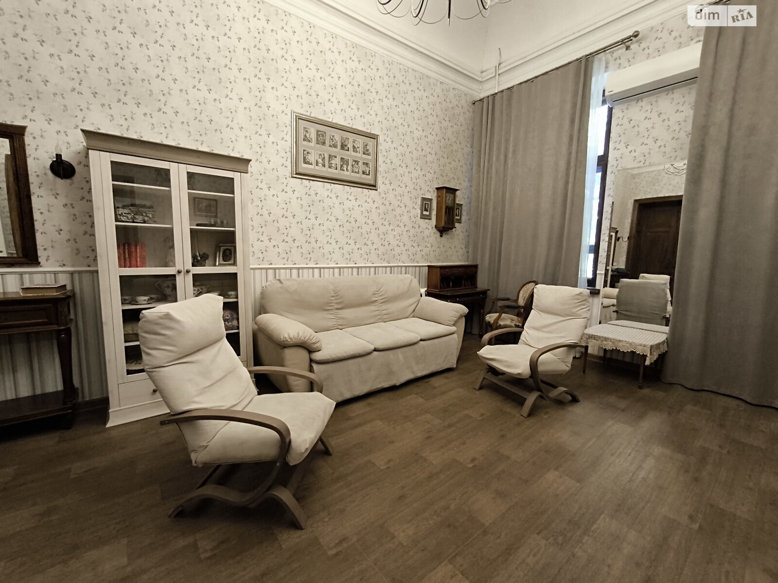 Продаж двокімнатної квартири в Одесі, на вул. Гоголя, район Центр фото 1 Продаж двокімнатної квартири в Одесі, на вул. Гоголя, район Центр фото 1