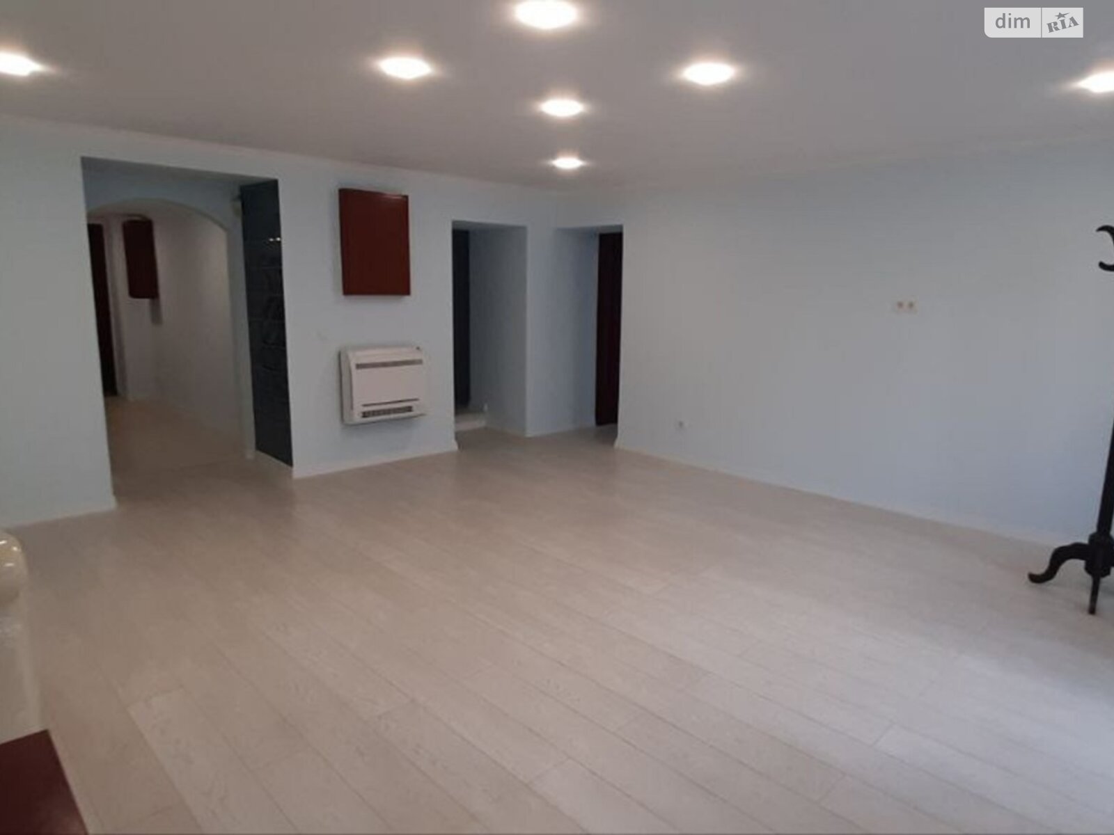 Продаж чотирикімнатної квартири в Одесі, на пл. Катерининська 5, район Центр фото 1 Продаж чотирикімнатної квартири в Одесі, на пл. Катерининська 5, район Центр фото 1