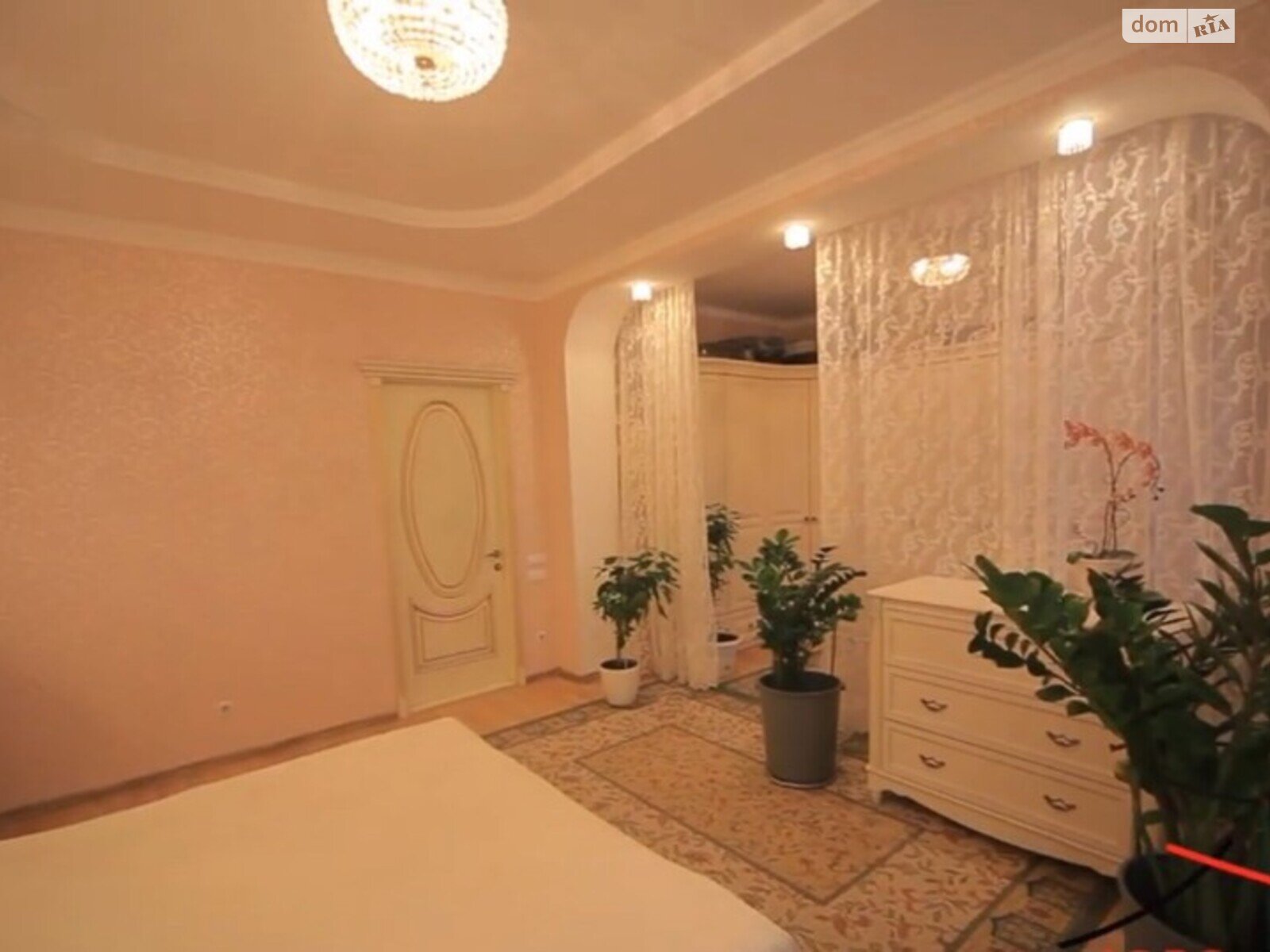 Продажа трехкомнатной квартиры в Одессе, на пер. Книжный 19, район Центр фото 1