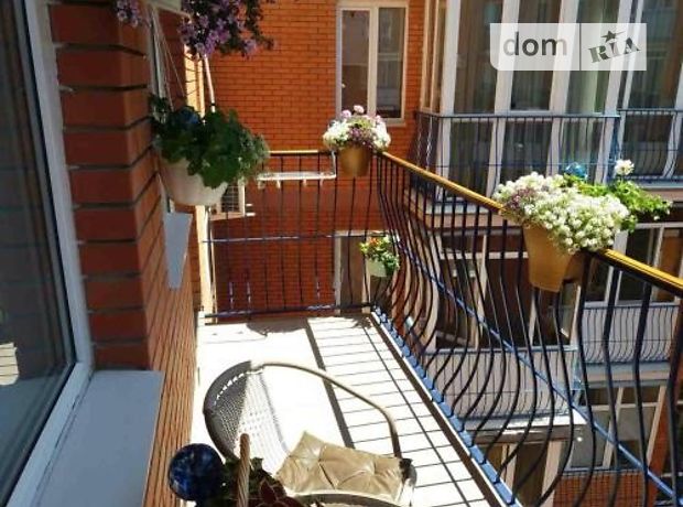 Продажа трехкомнатной квартиры в Одессе, на пер. Книжный район Центр фото 1 Продажа трехкомнатной квартиры в Одессе, на пер. Книжный район Центр фото 1