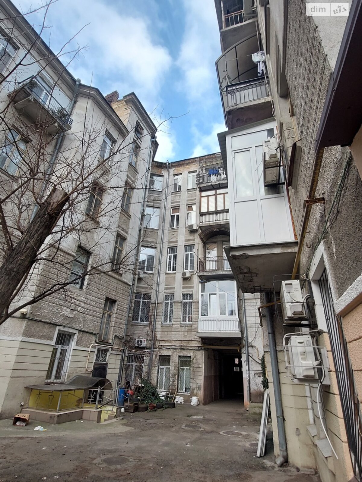 Продаж трикімнатної квартири в Одесі, на вул. Кузнечна 52, район Центр фото 1